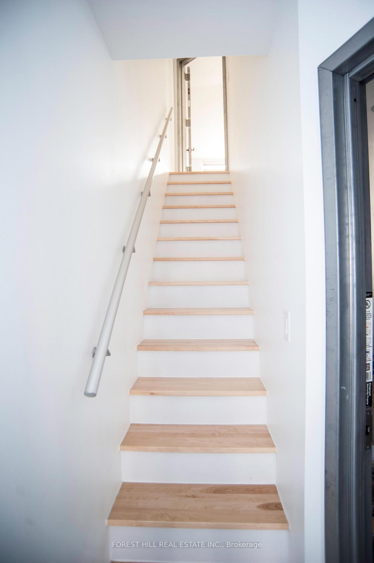 Photo 11 of Unit Second Floor, 214 Blackthorn Avenue, Toronto, Weston-Pellam Park — HOMEH