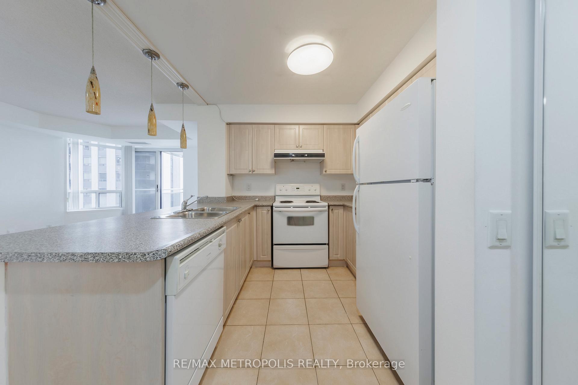 Photo 6 of Unit 1101, 153 Beecroft Road, North York, Lansing-Westgate — HOMEH