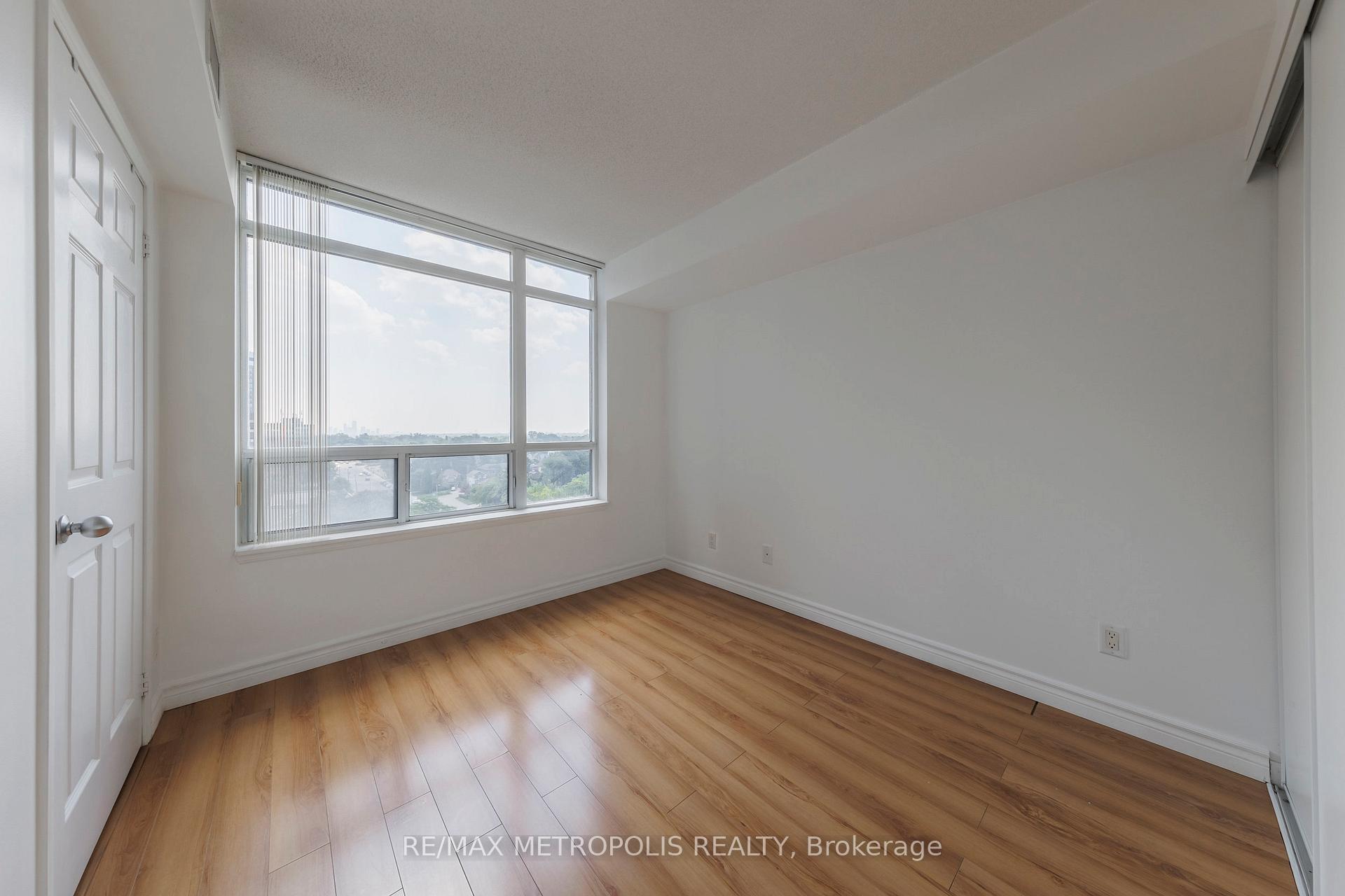 Photo 10 of Unit 1101, 153 Beecroft Road, North York, Lansing-Westgate — HOMEH