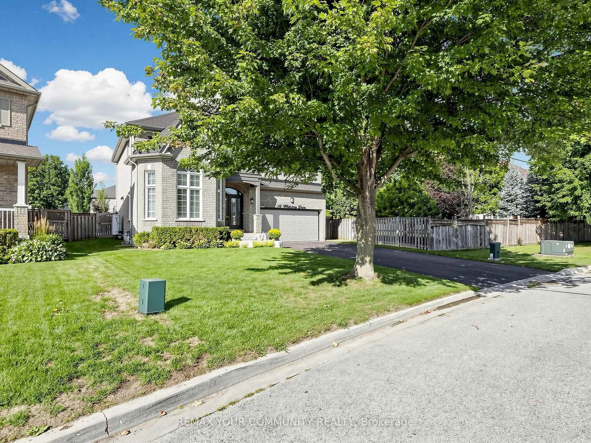 Photo 6 of 16 Whitestone Drive, Georgina, Keswick North — HOMEH