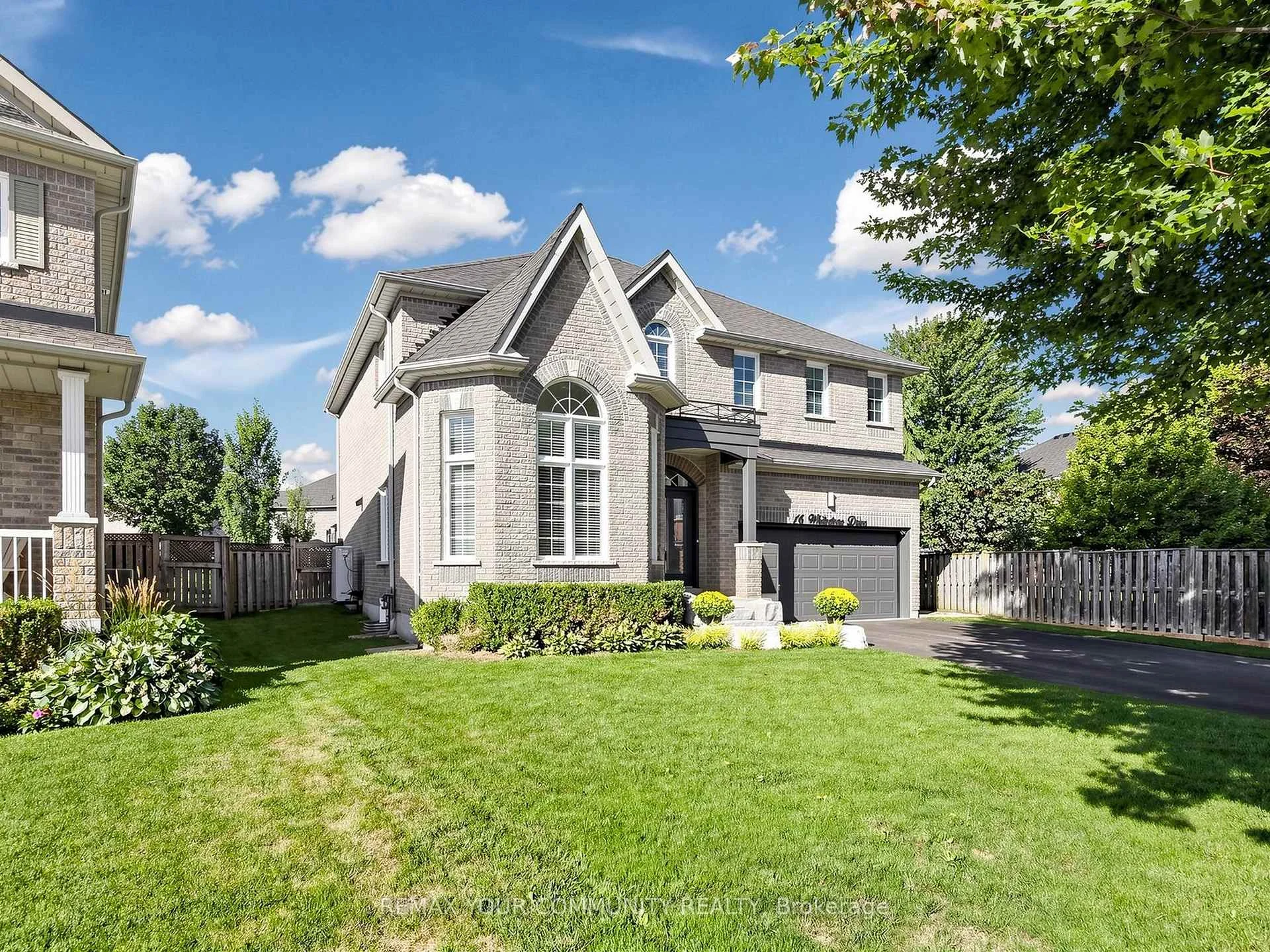 Photo 8 of 16 Whitestone Drive, Georgina, Keswick North — HOMEH