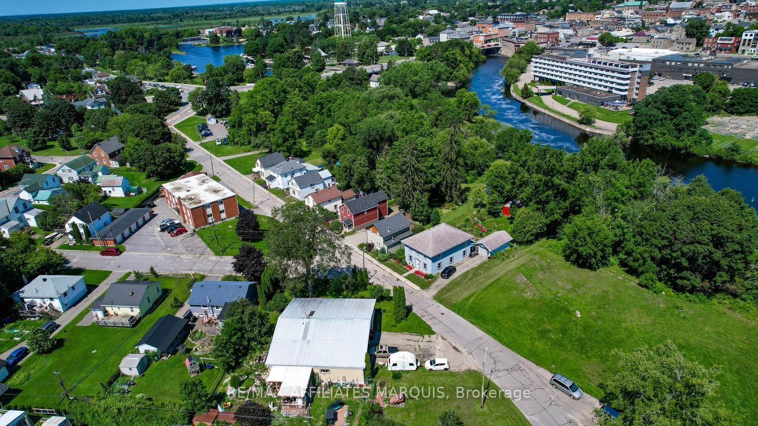 Photo 4 of 20 River Street, Smiths Falls, Smiths Falls — HOMEH