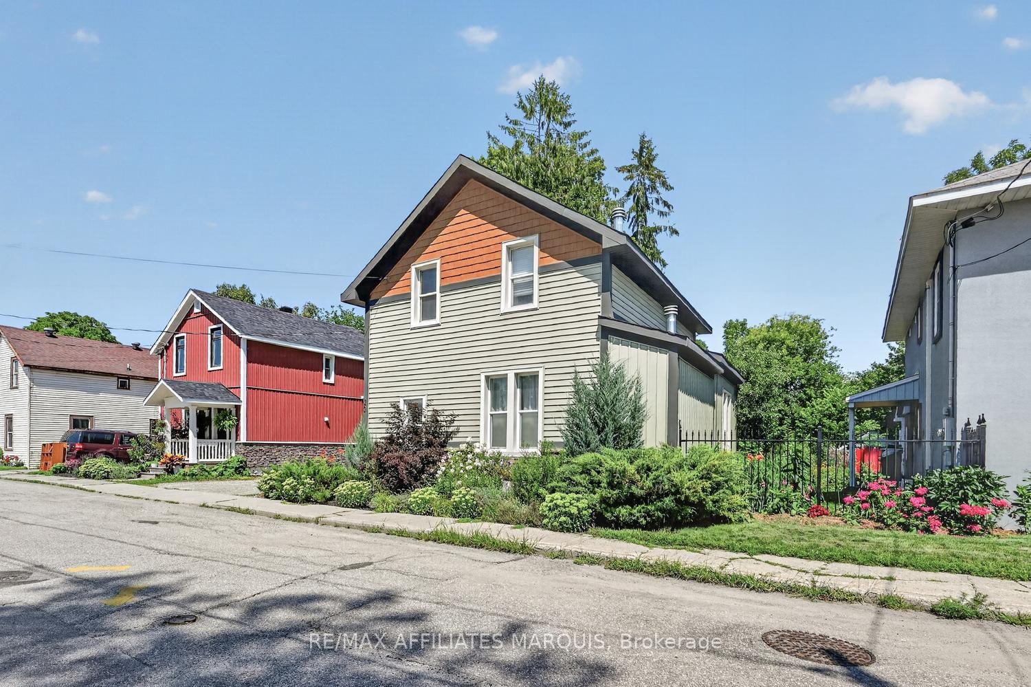 Photo 6 of 20 River Street, Smiths Falls, Smiths Falls — HOMEH