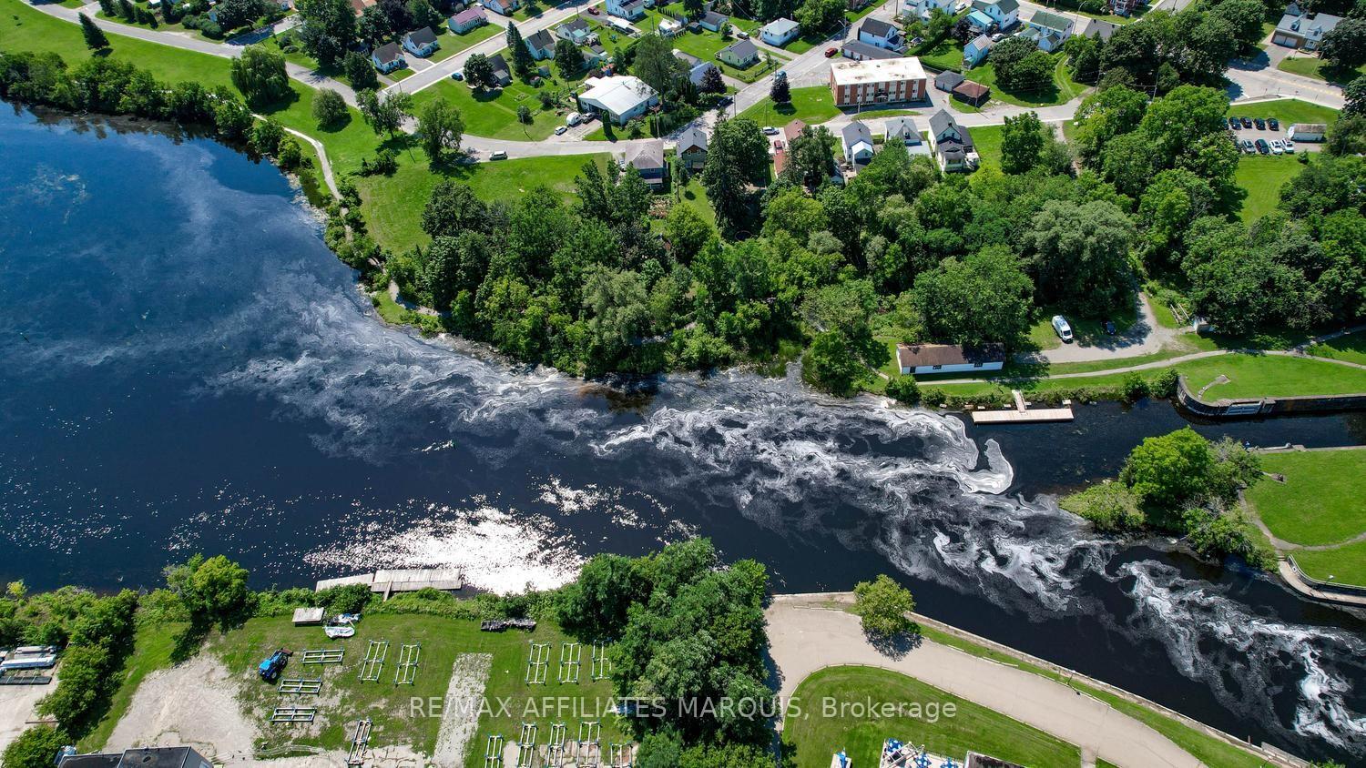 Photo 31 of 20 River Street, Smiths Falls, Smiths Falls — HOMEH