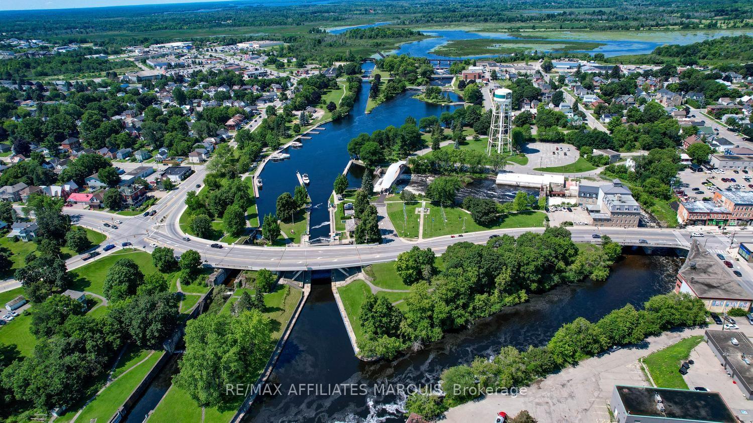 Photo 32 of 20 River Street, Smiths Falls, Smiths Falls — HOMEH
