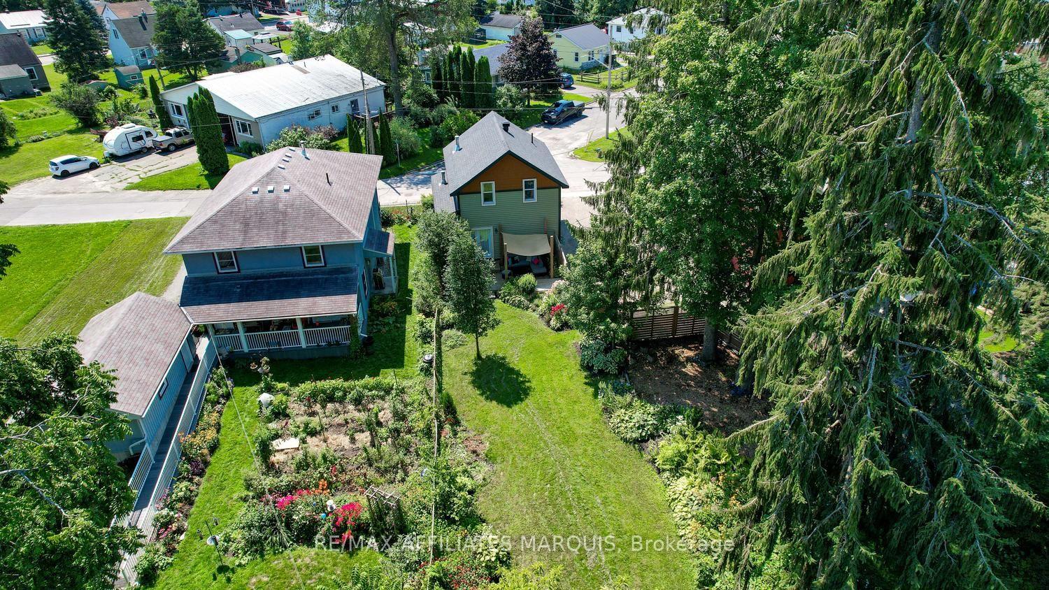 Photo 33 of 20 River Street, Smiths Falls, Smiths Falls — HOMEH