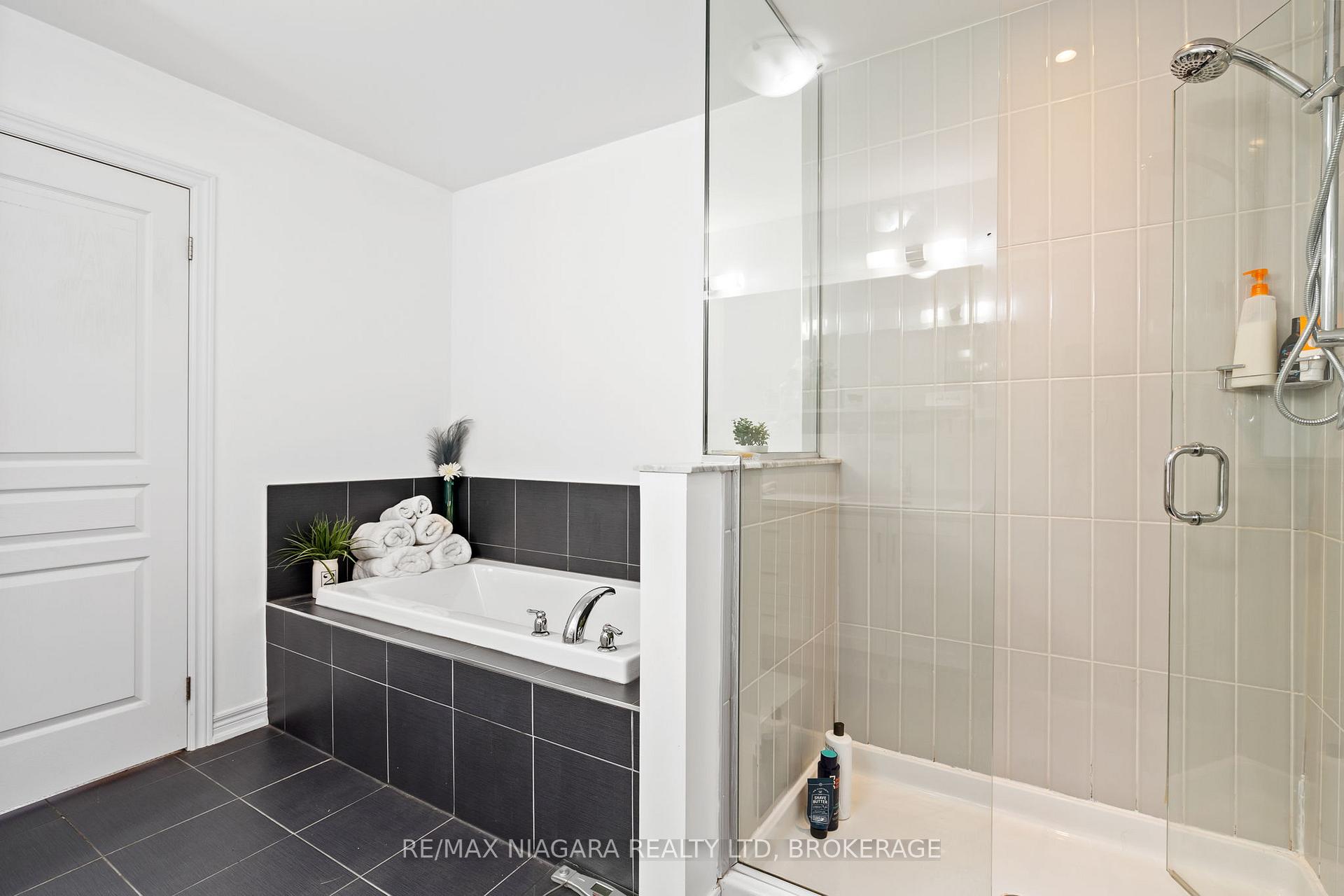 Photo 20 of 56 Waterview Lane, Grimsby, Grimsby Beach — HOMEH