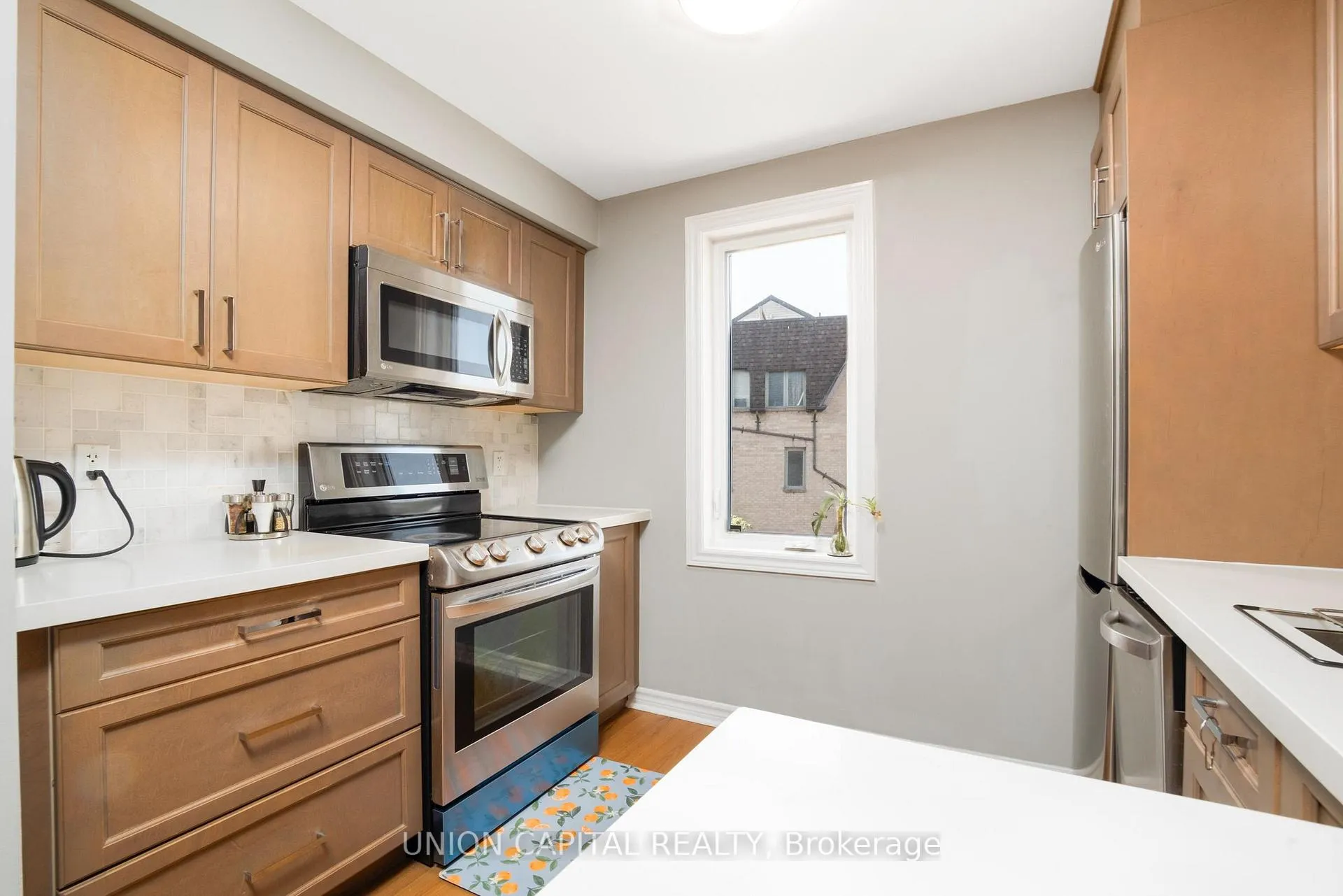 Photo 4 of Unit 1002, 75 Weldrick Road E, Richmond Hill, Observatory — HOMEH