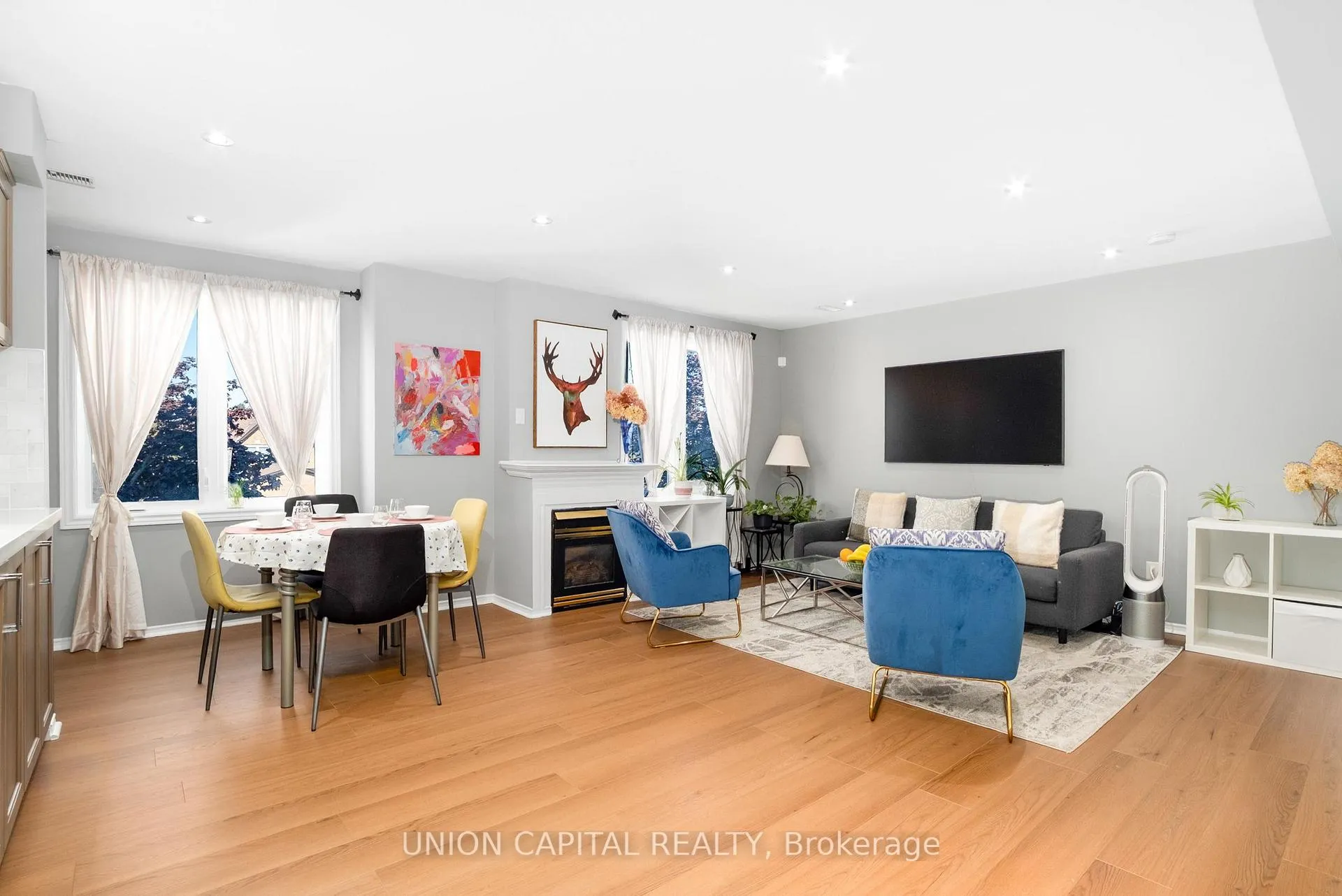 Photo 7 of Unit 1002, 75 Weldrick Road E, Richmond Hill, Observatory — HOMEH