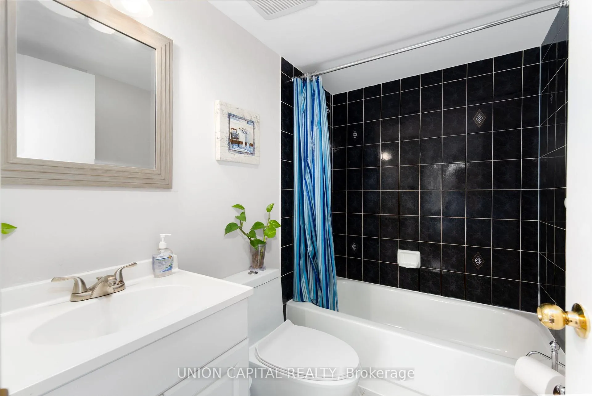 Photo 13 of Unit 1002, 75 Weldrick Road E, Richmond Hill, Observatory — HOMEH