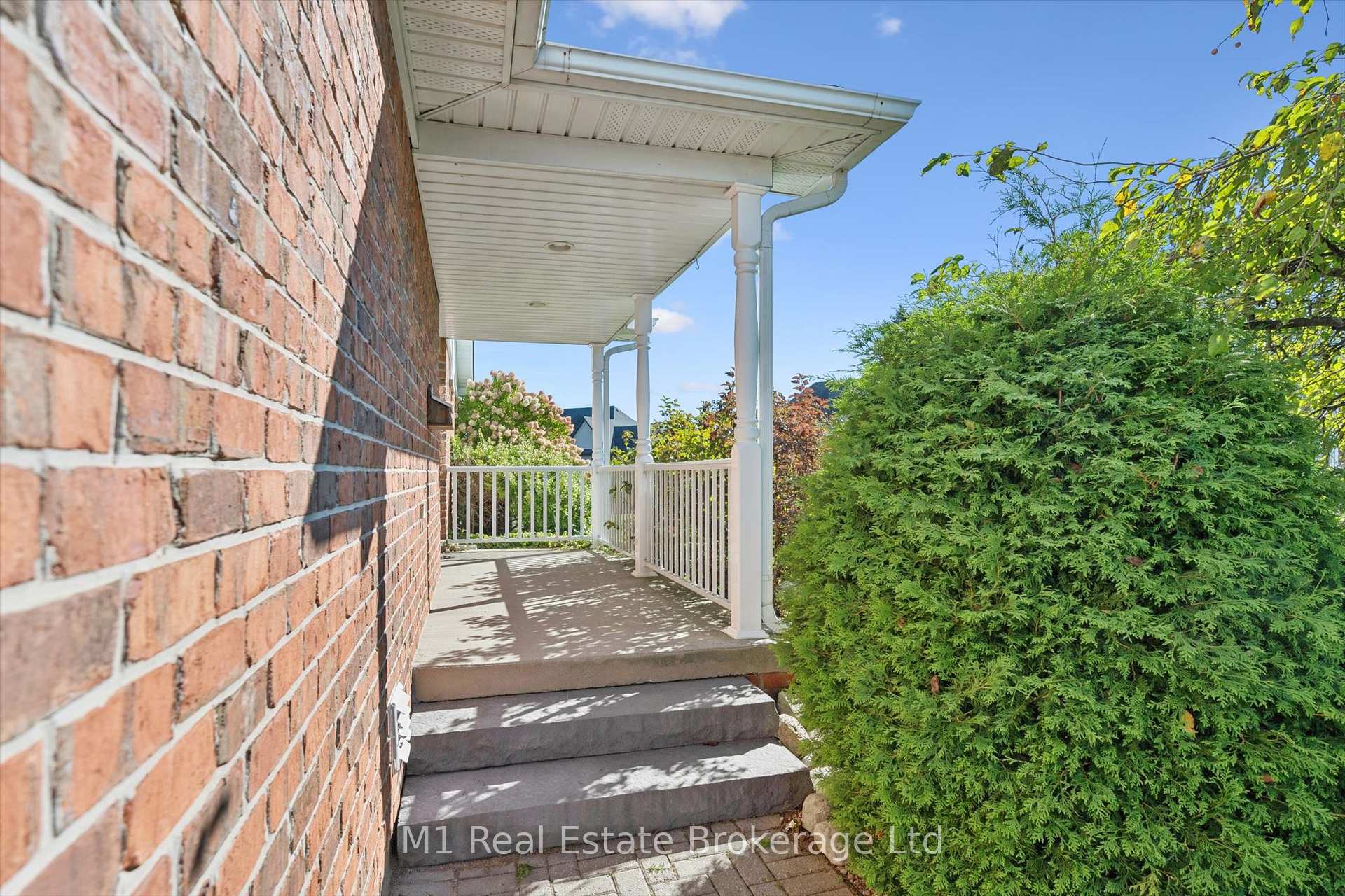 Photo 3 of 105 Riverwalk Place, Guelph/Eramosa, Rockwood — HOMEH