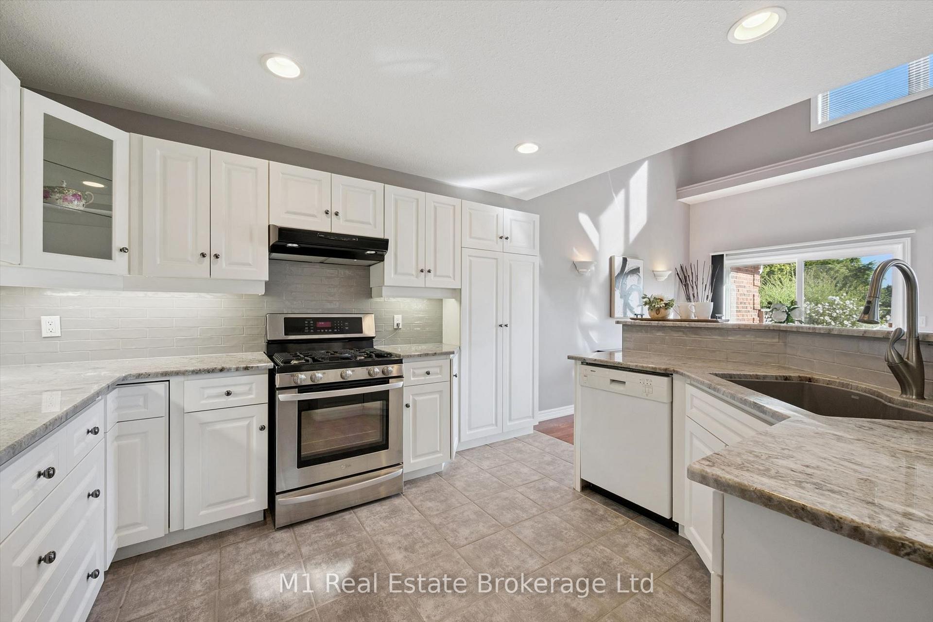 Photo 14 of 105 Riverwalk Place, Guelph/Eramosa, Rockwood — HOMEH