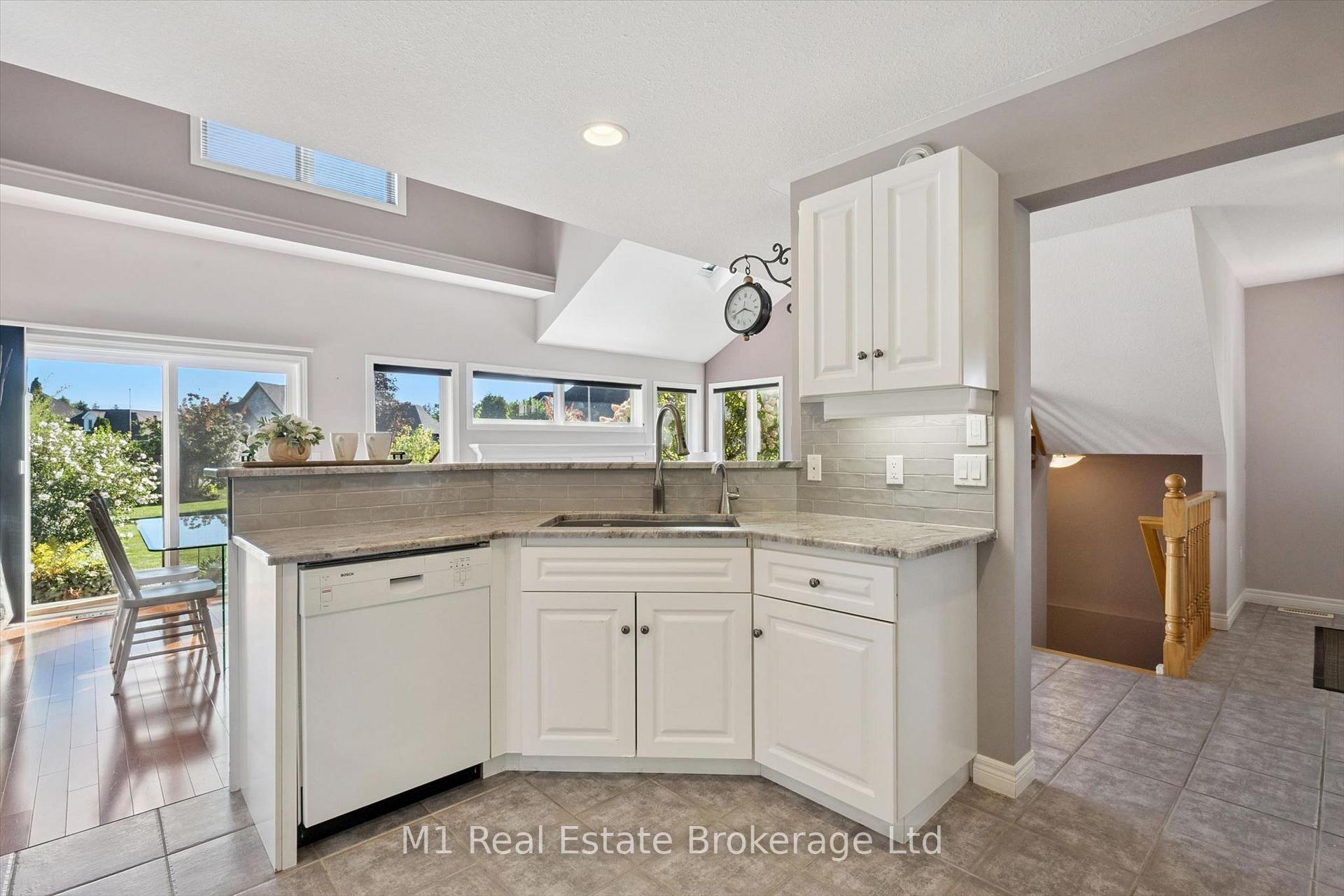 Photo 15 of 105 Riverwalk Place, Guelph/Eramosa, Rockwood — HOMEH