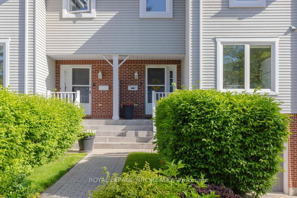 Photo 3 of Unit 13, 1 Lakeside Drive, St. Catharines, Port Weller — HOMEH