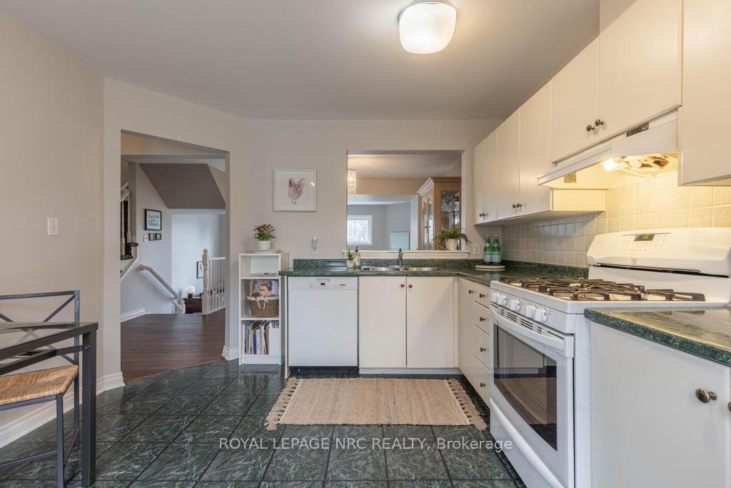 Photo 8 of Unit 13, 1 Lakeside Drive, St. Catharines, Port Weller — HOMEH
