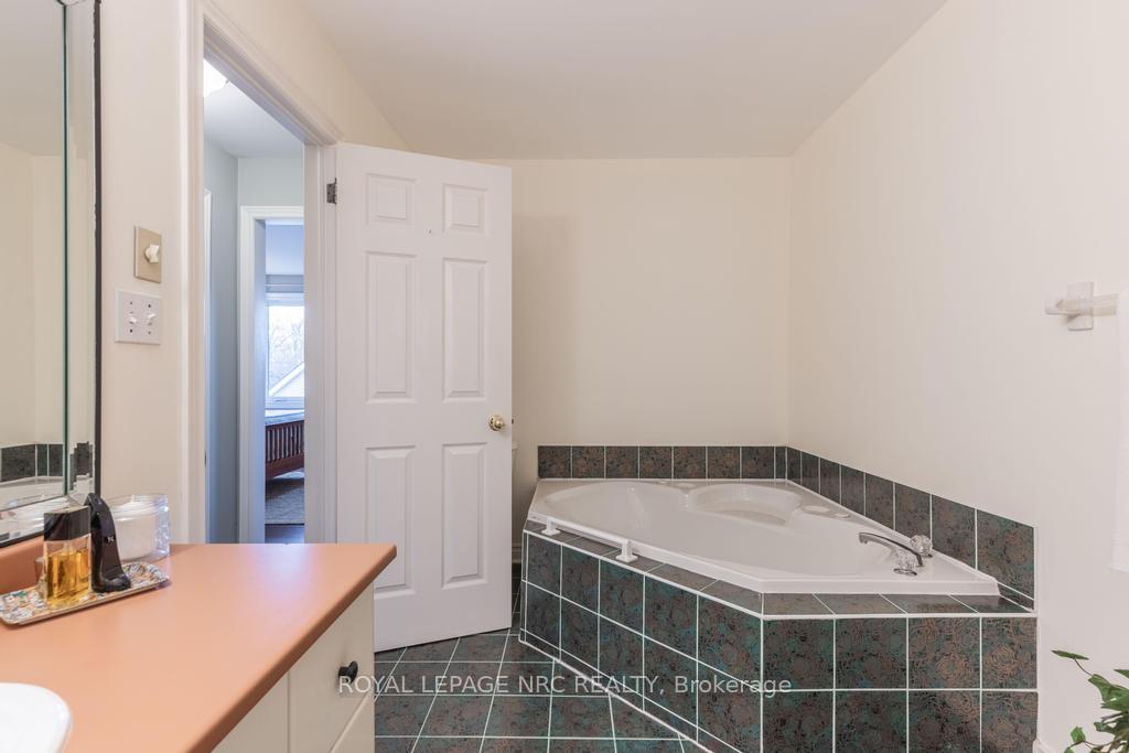 Photo 18 of Unit 13, 1 Lakeside Drive, St. Catharines, Port Weller — HOMEH