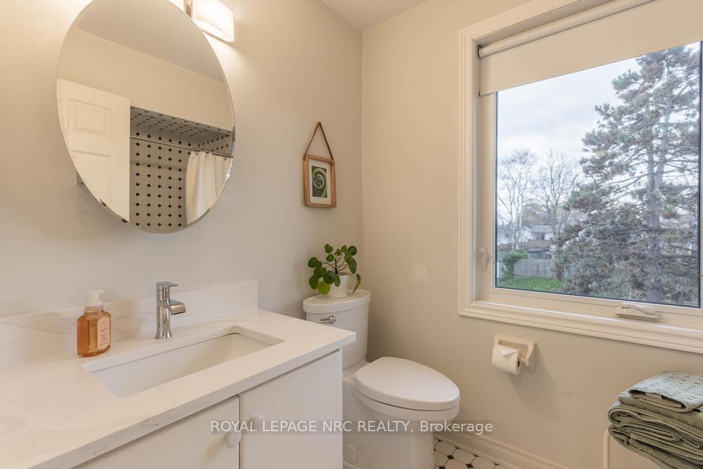 Photo 20 of Unit 13, 1 Lakeside Drive, St. Catharines, Port Weller — HOMEH