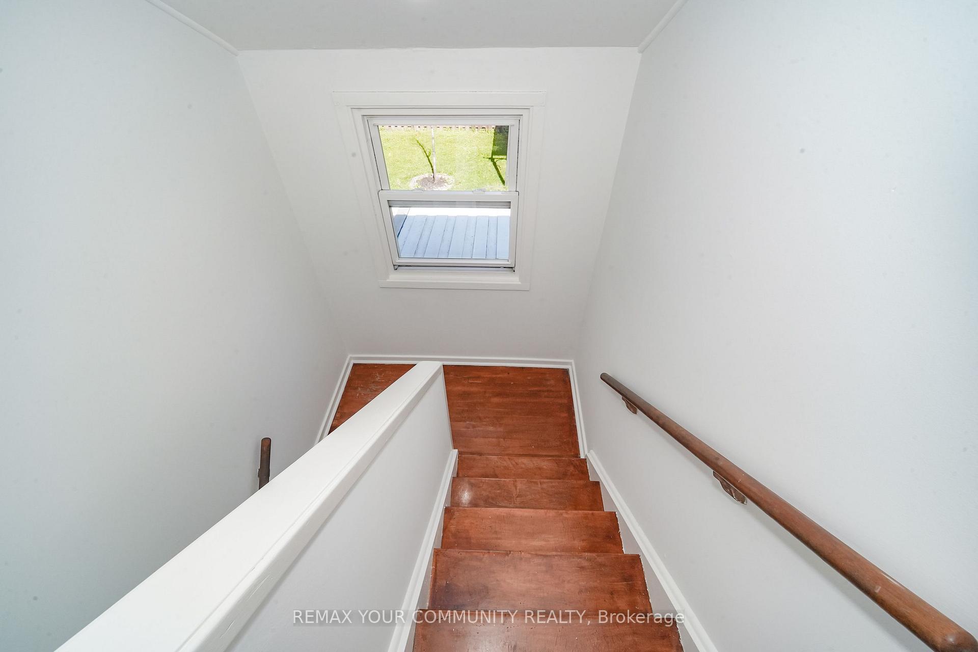 Photo 26 of 102 Hearst Circle, Toronto, North York, Brookhaven-Amesbury — HOMEH