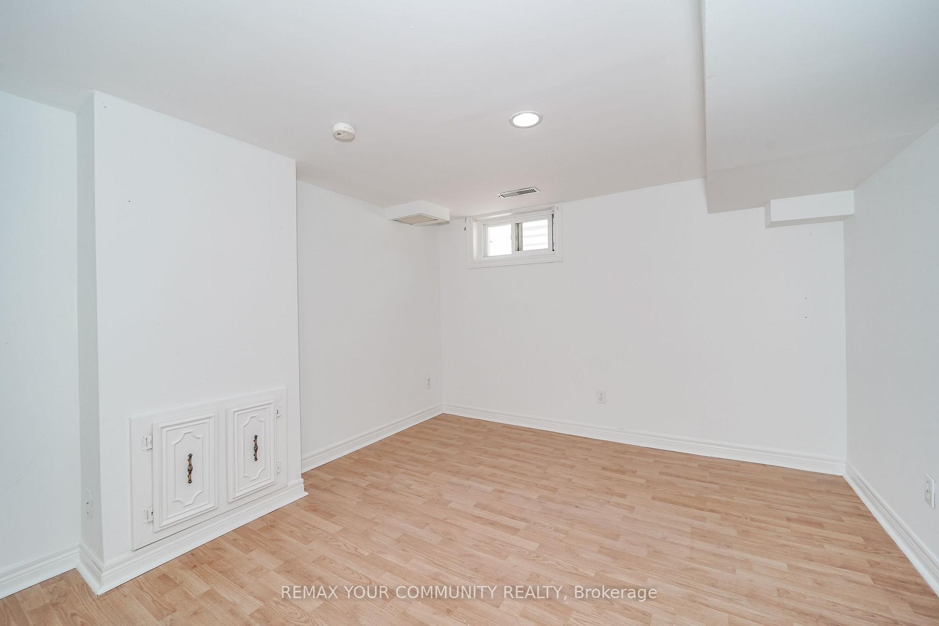 Photo 27 of 102 Hearst Circle, Toronto, North York, Brookhaven-Amesbury — HOMEH