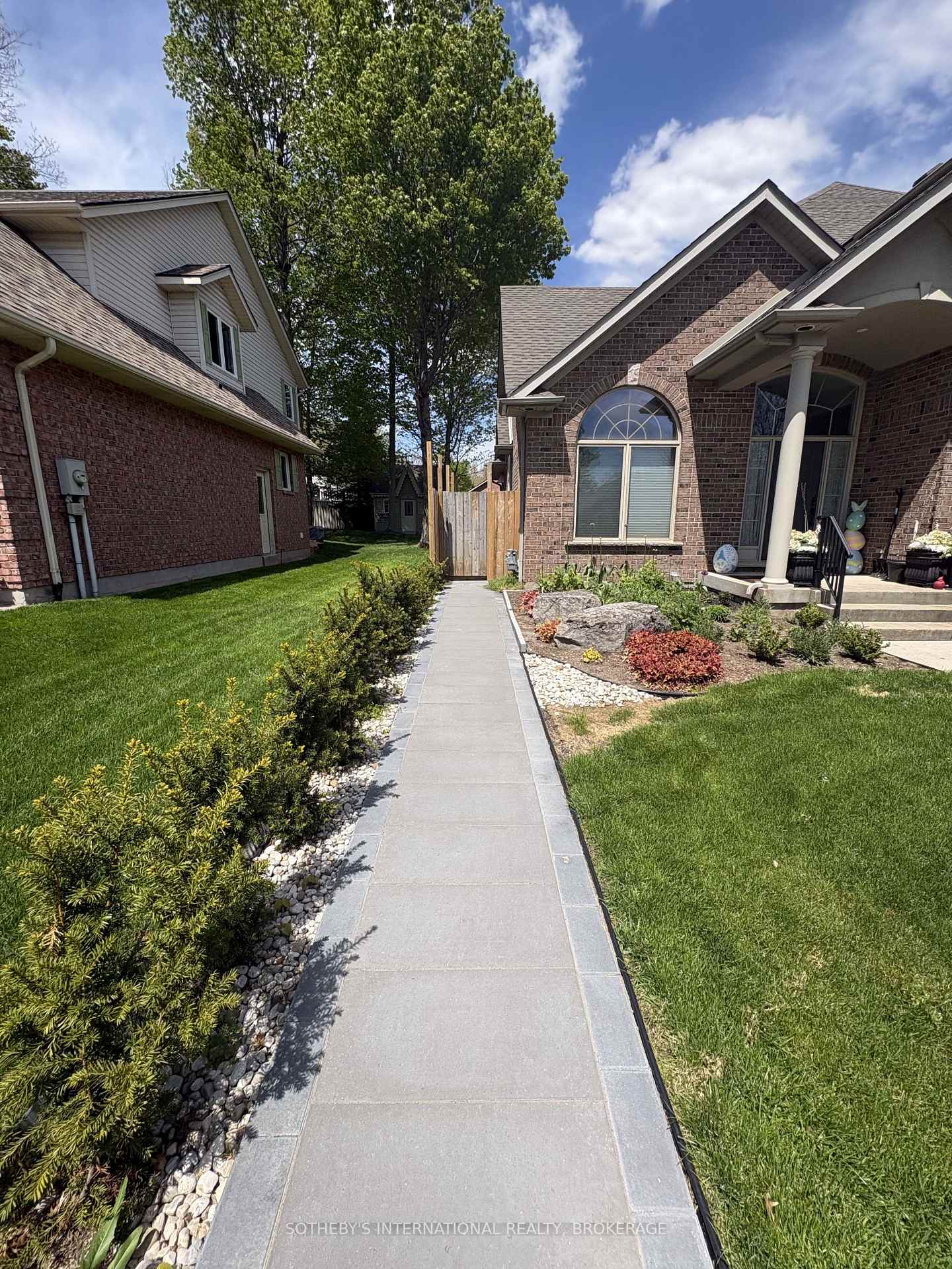 Photo 2 of 71 Stella Street, Pelham, Fonthill — HOMEH