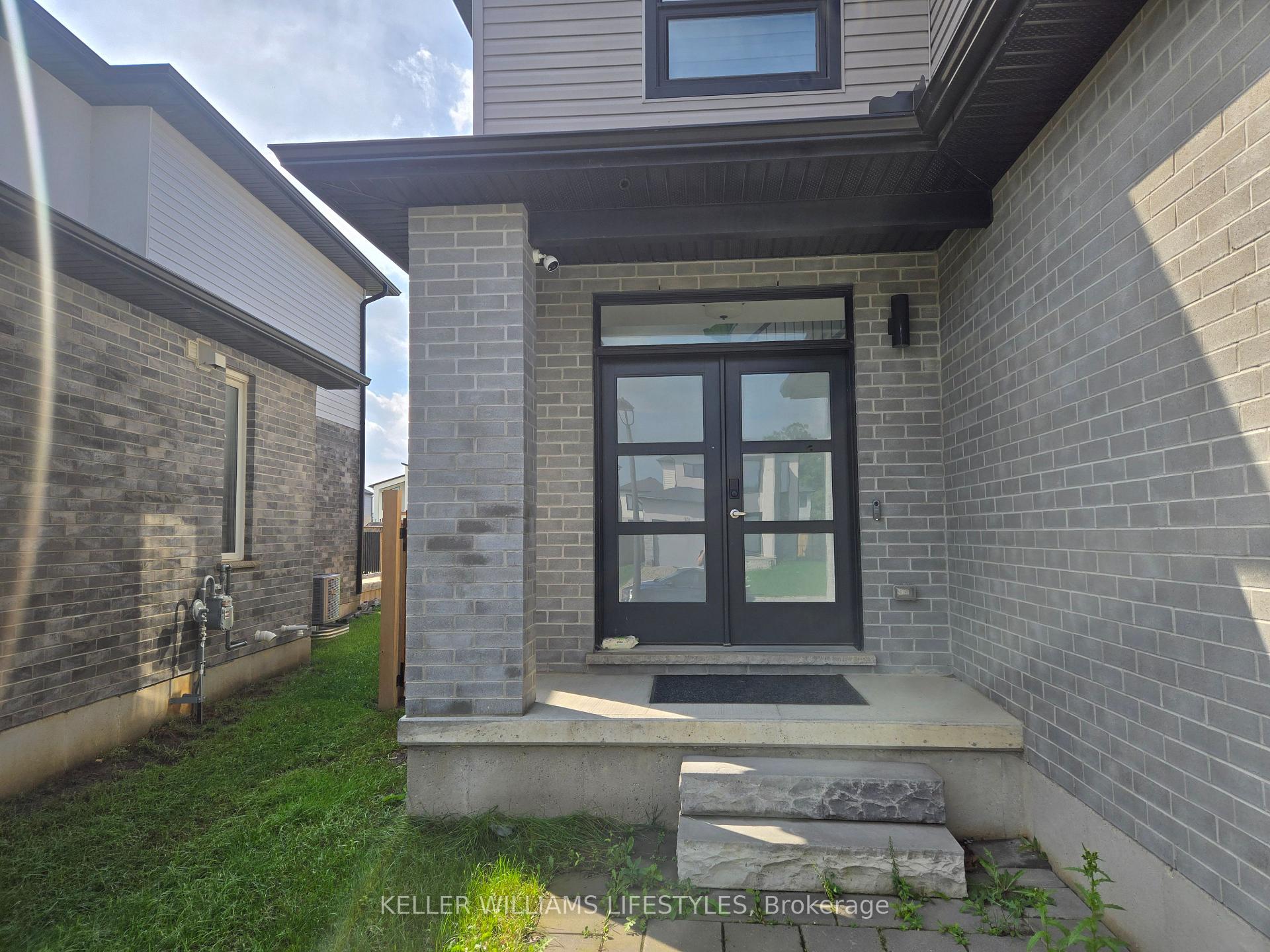 Photo 4 of 1722 Applerock Avenue, London, North S — HOMEH
