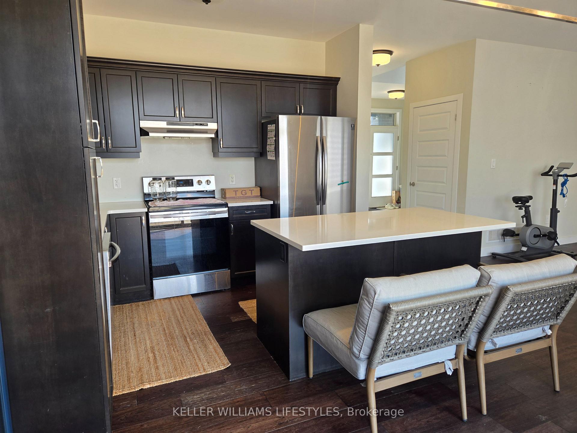 Photo 9 of 1722 Applerock Avenue, London, North S — HOMEH