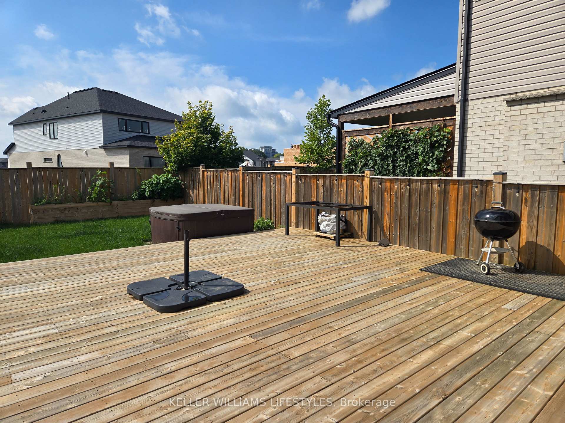 Photo 23 of 1722 Applerock Avenue, London, North S — HOMEH