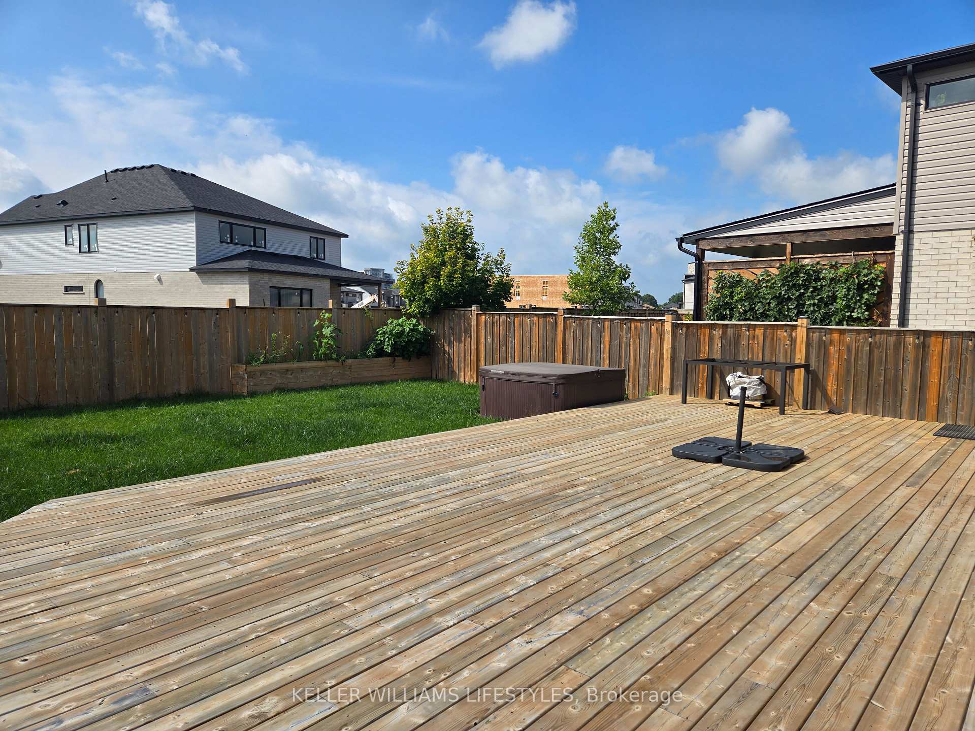 Photo 25 of 1722 Applerock Avenue, London, North S — HOMEH