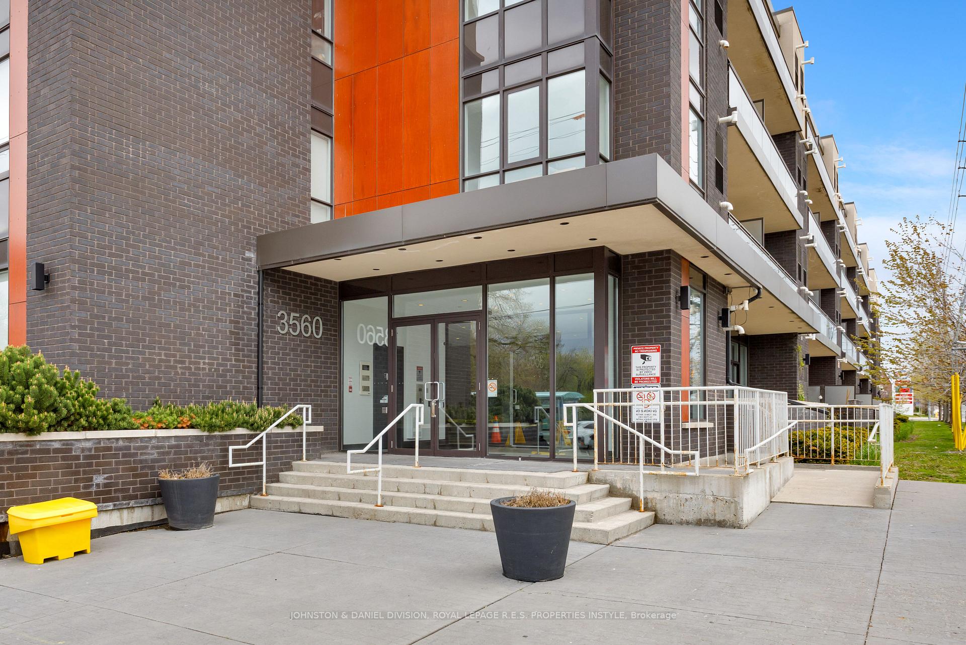 Photo 4 of Unit 408, 3560 St. Clair Avenue E, Scarborough, Kennedy Park — HOMEH