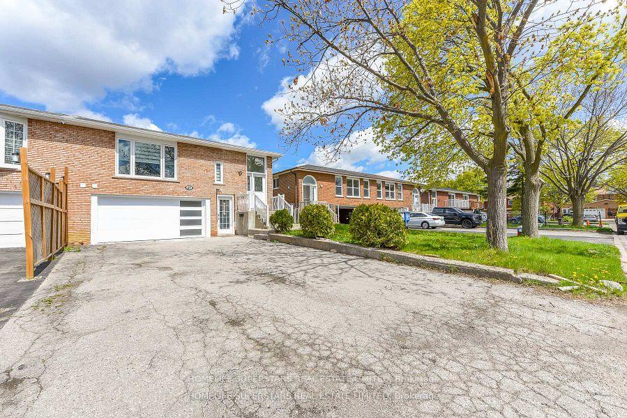 Photo 3 of Unit Basement, 47 Jade Crescent, Brampton, Northgate — HOMEH