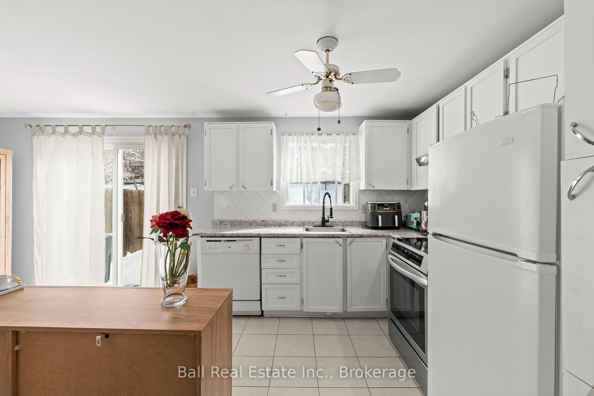 Photo 5 of 2048 Walker Avenue, Peterborough, Ashburnham Ward 4 — HOMEH