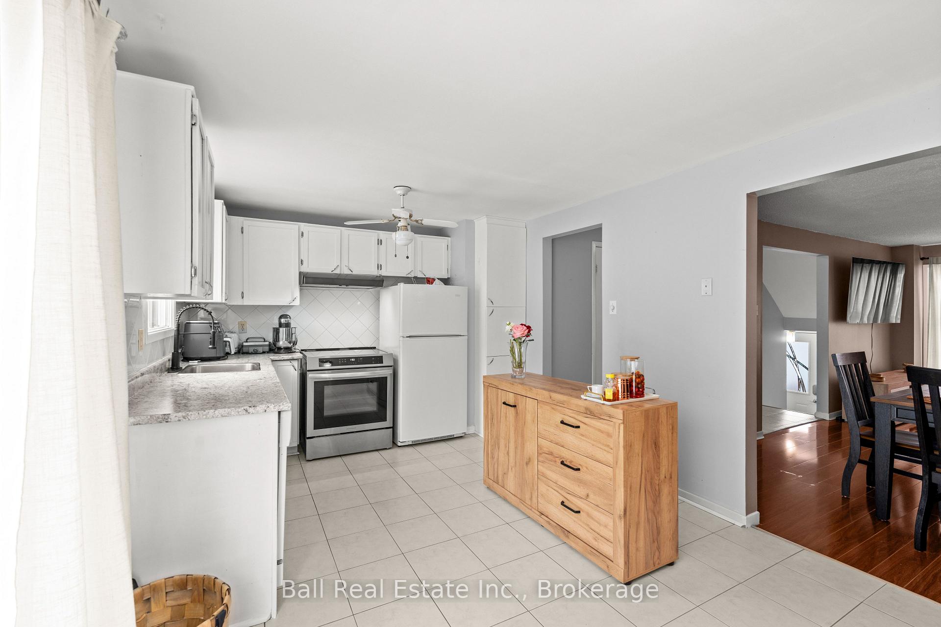 Photo 7 of 2048 Walker Avenue, Peterborough, Ashburnham Ward 4 — HOMEH