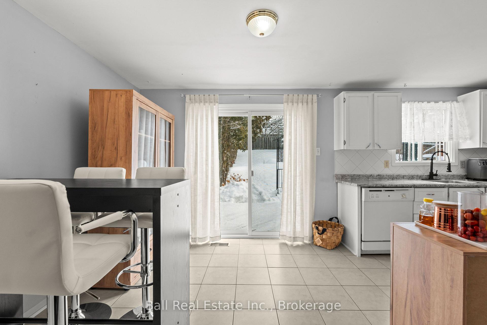 Photo 10 of 2048 Walker Avenue, Peterborough, Ashburnham Ward 4 — HOMEH