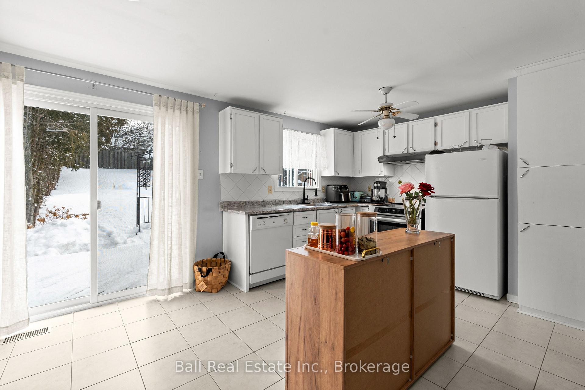 Photo 11 of 2048 Walker Avenue, Peterborough, Ashburnham Ward 4 — HOMEH