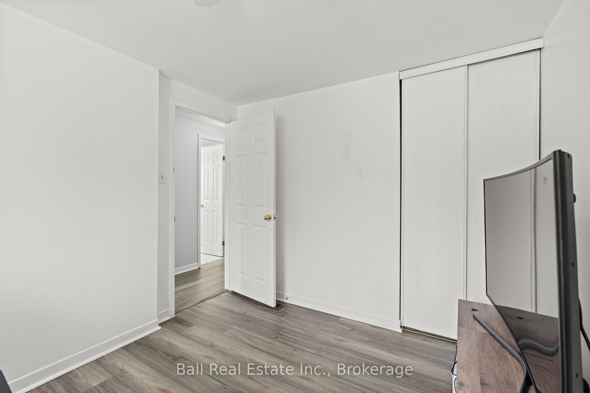 Photo 25 of 2048 Walker Avenue, Peterborough, Ashburnham Ward 4 — HOMEH