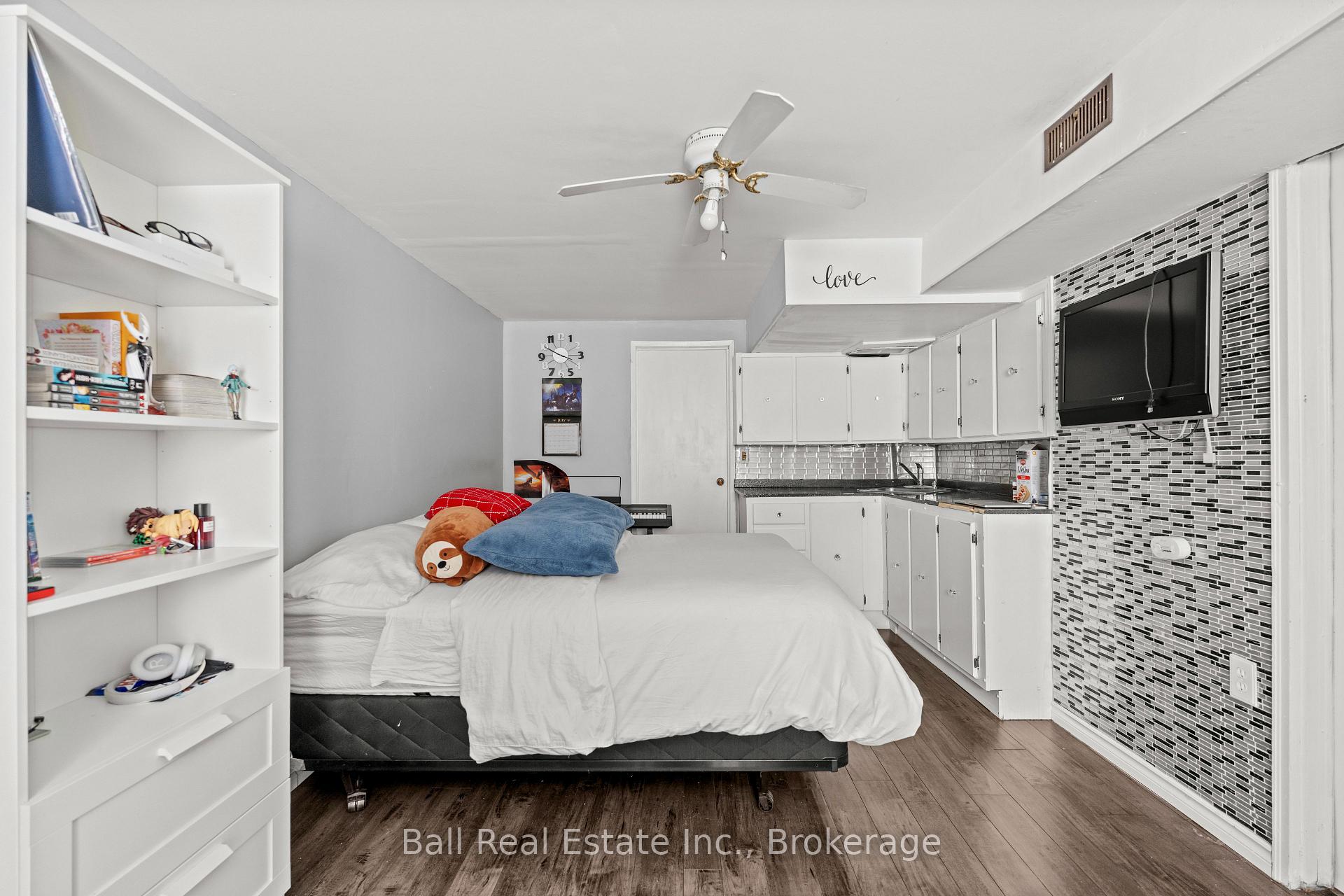 Photo 30 of 2048 Walker Avenue, Peterborough, Ashburnham Ward 4 — HOMEH