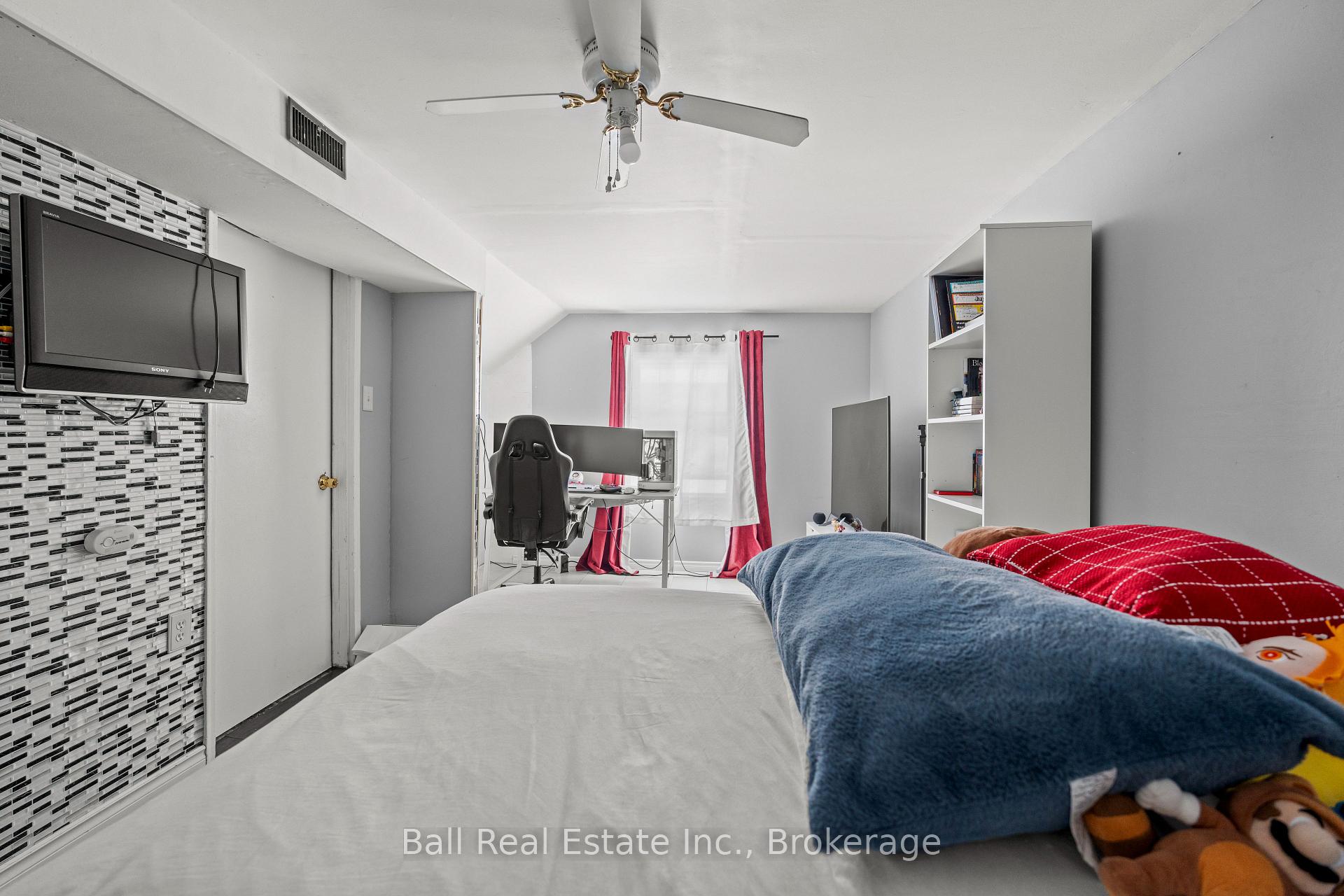 Photo 33 of 2048 Walker Avenue, Peterborough, Ashburnham Ward 4 — HOMEH