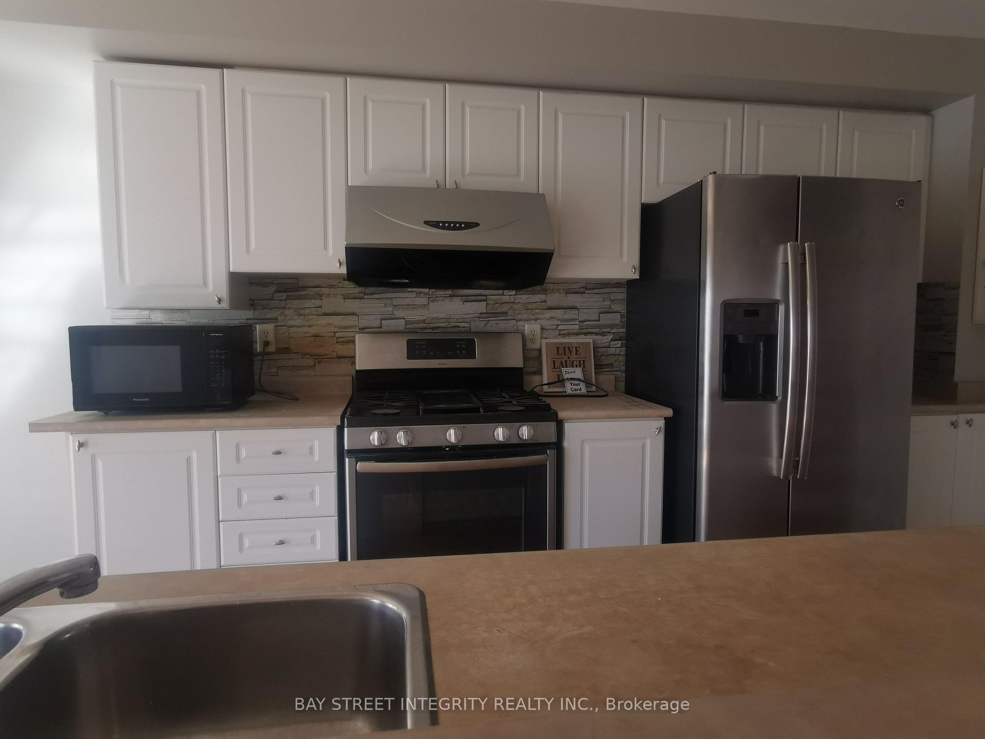 Photo 7 of 355 Ravineview Way, Oakville, Wedgewood Creek — HOMEH