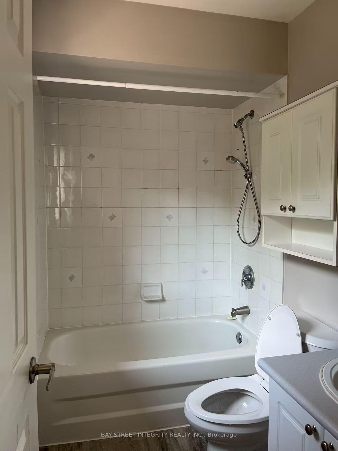 Photo 19 of 355 Ravineview Way, Oakville, Wedgewood Creek — HOMEH