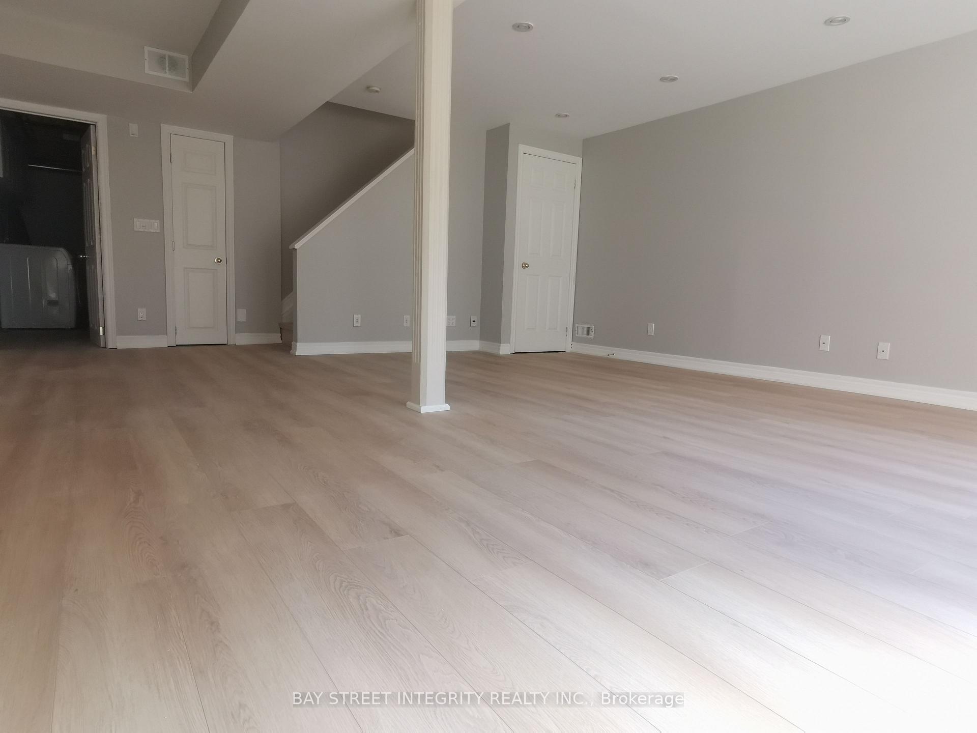 Photo 22 of 355 Ravineview Way, Oakville, Wedgewood Creek — HOMEH