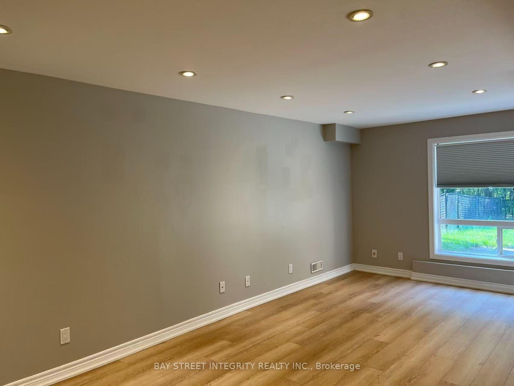 Photo 24 of 355 Ravineview Way, Oakville, Wedgewood Creek — HOMEH