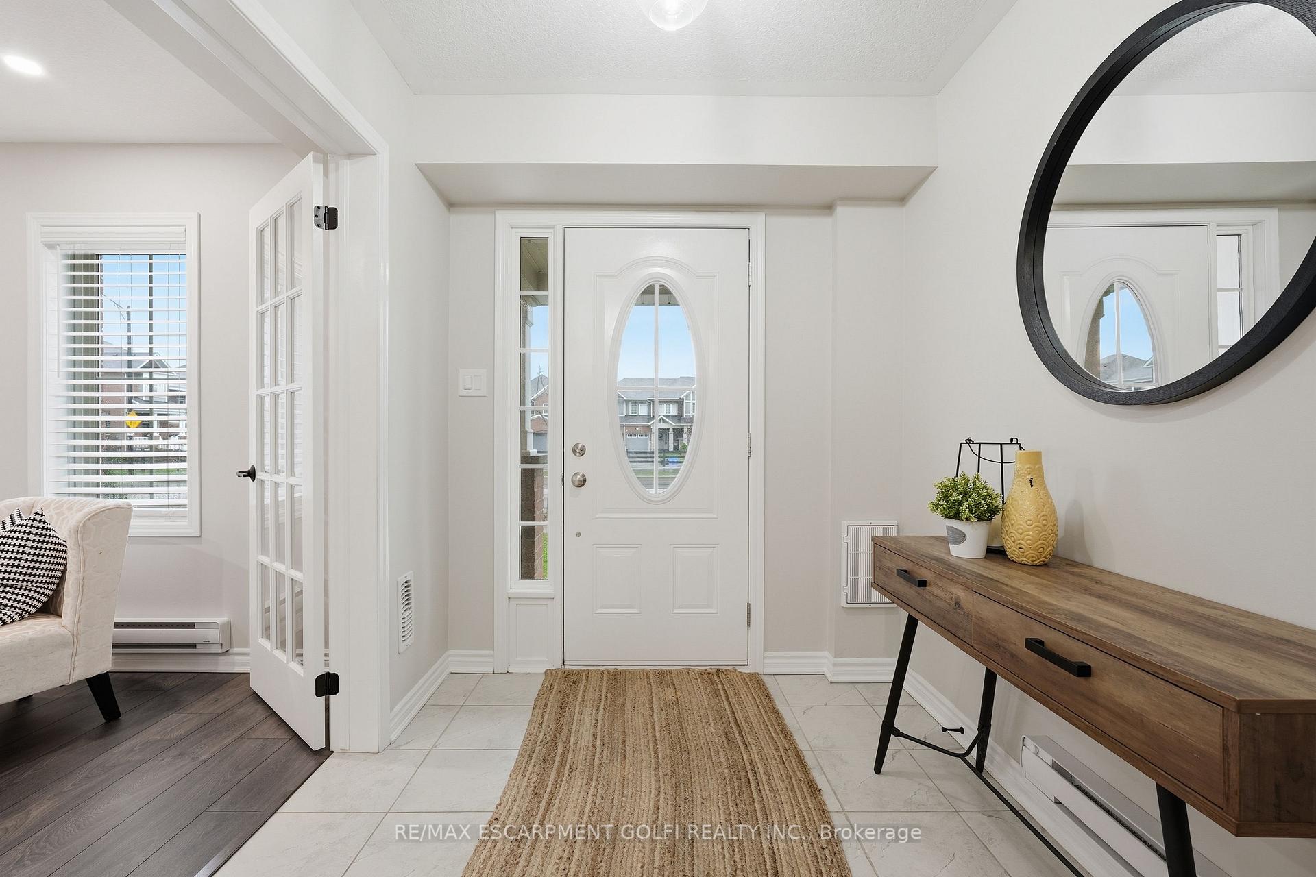 Photo 4 of Unit 15, 230 Avonsyde Boulevard, Hamilton, Waterdown — HOMEH