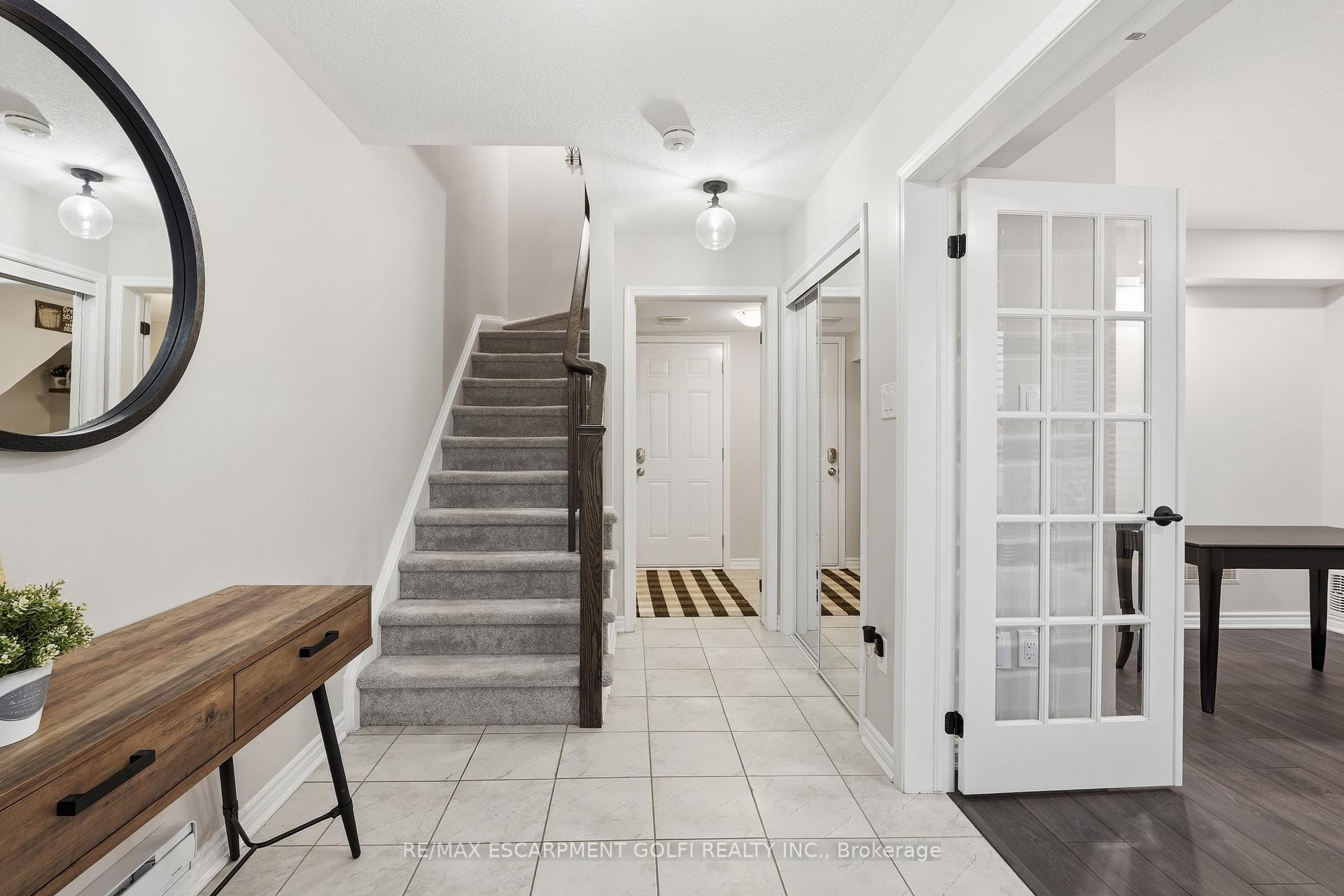 Photo 5 of Unit 15, 230 Avonsyde Boulevard, Hamilton, Waterdown — HOMEH