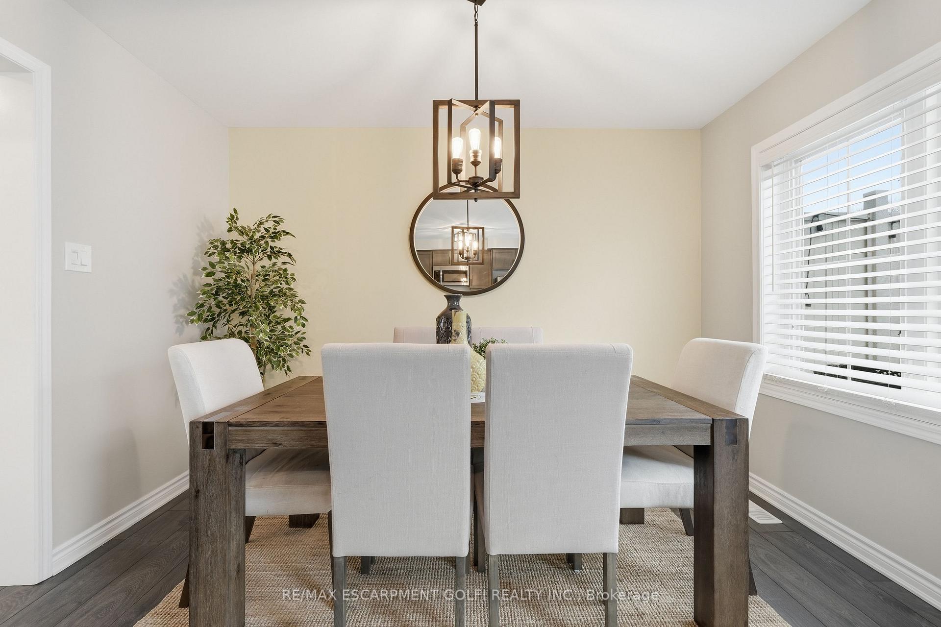Photo 8 of Unit 15, 230 Avonsyde Boulevard, Hamilton, Waterdown — HOMEH