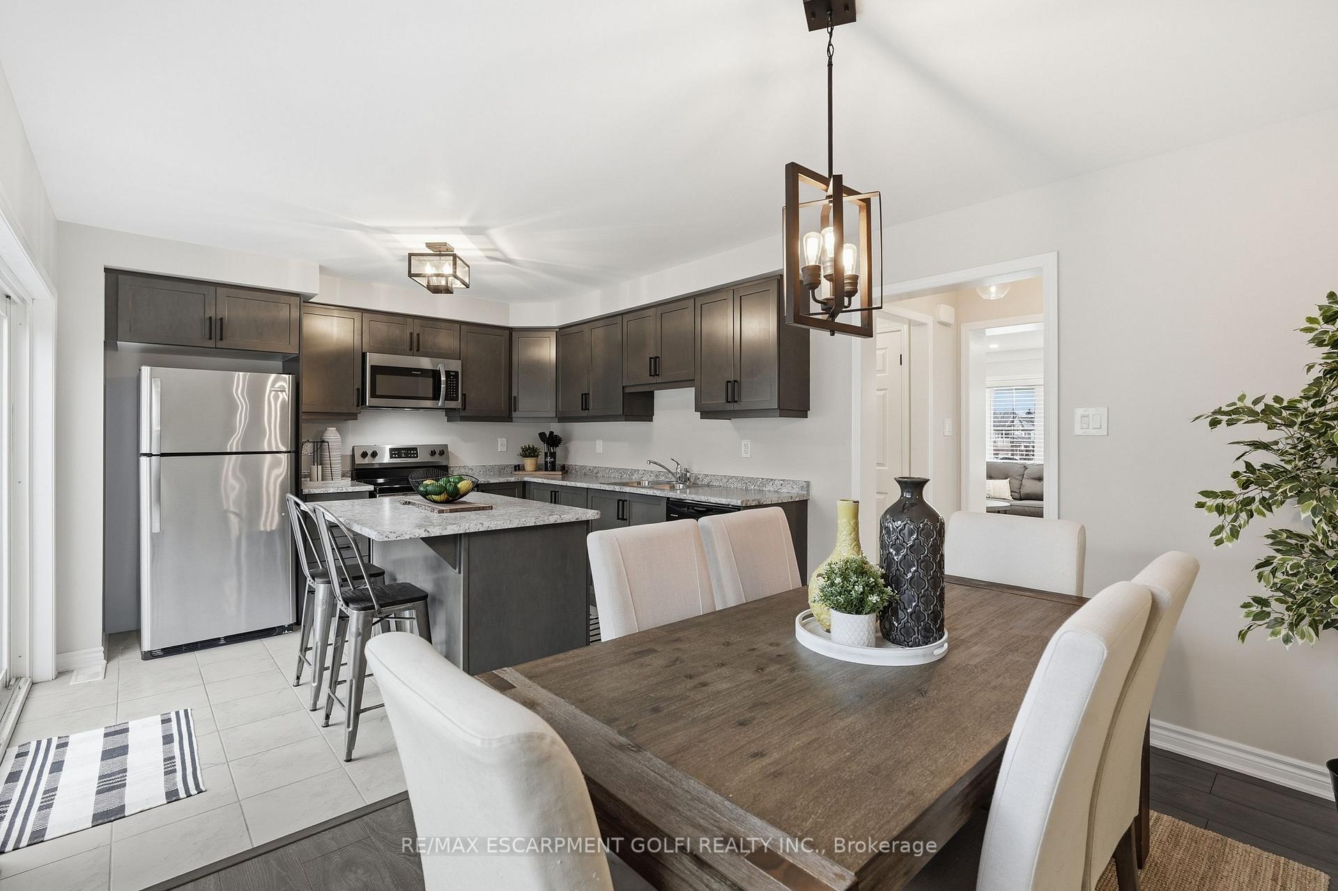 Photo 10 of Unit 15, 230 Avonsyde Boulevard, Hamilton, Waterdown — HOMEH