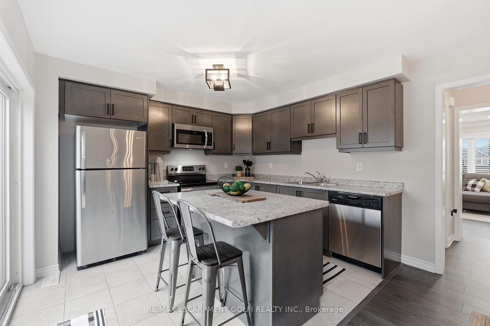 Photo 12 of Unit 15, 230 Avonsyde Boulevard, Hamilton, Waterdown — HOMEH
