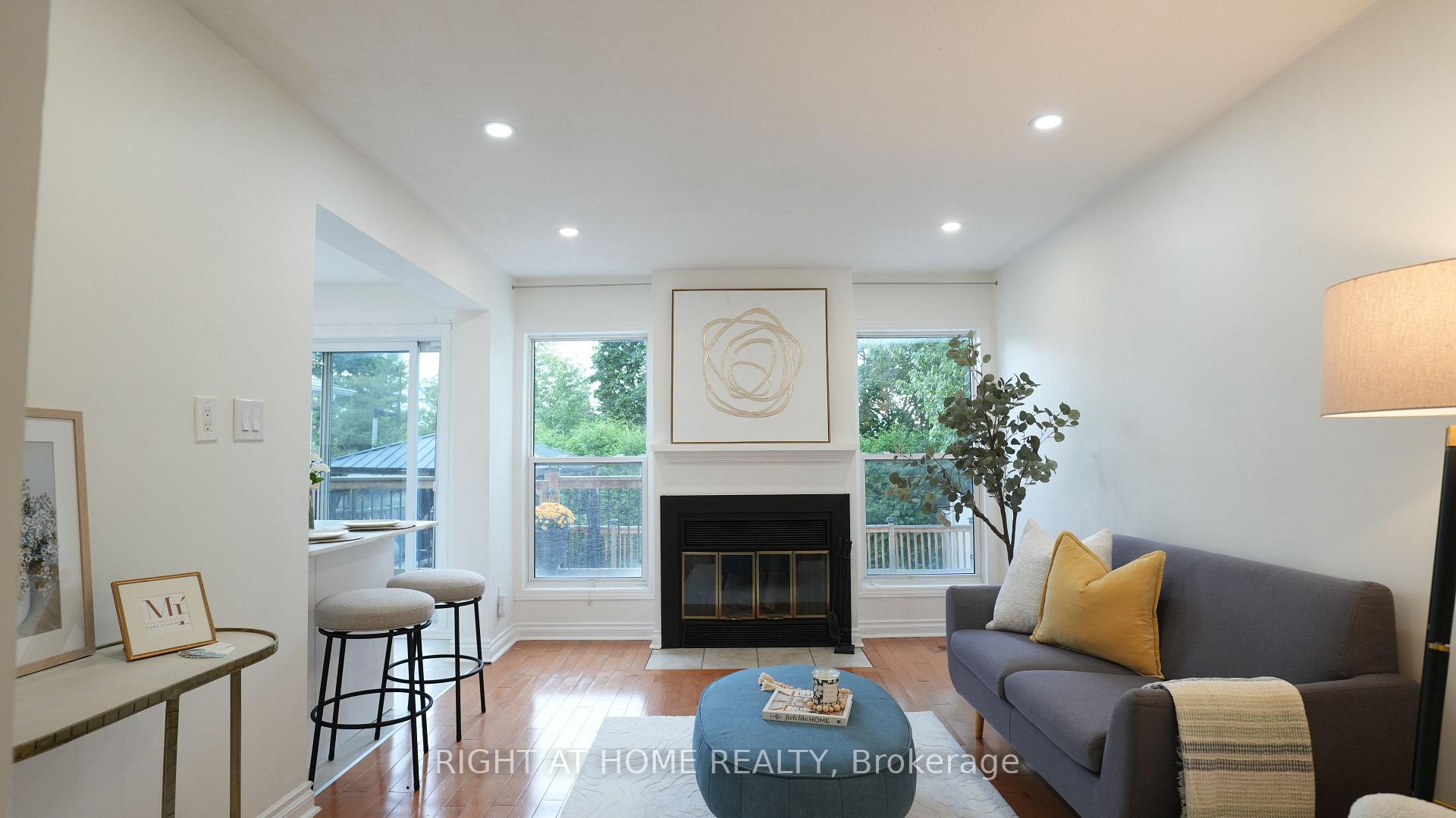 Photo 27 of 672 Farmbrook Crescent, Ottawa, Fallingbrook/Ridgemount — HOMEH