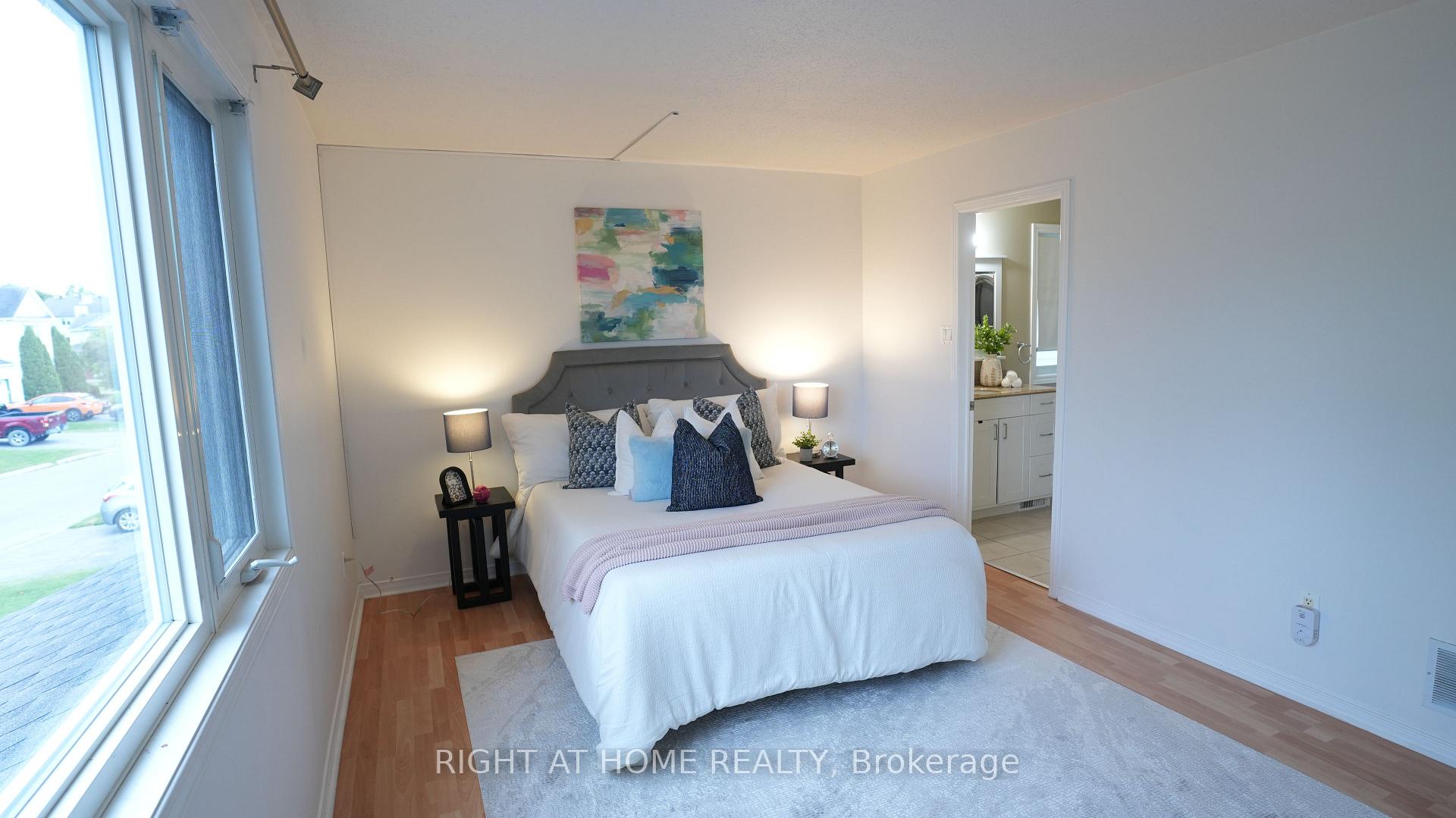 Photo 29 of 672 Farmbrook Crescent, Ottawa, Fallingbrook/Ridgemount — HOMEH