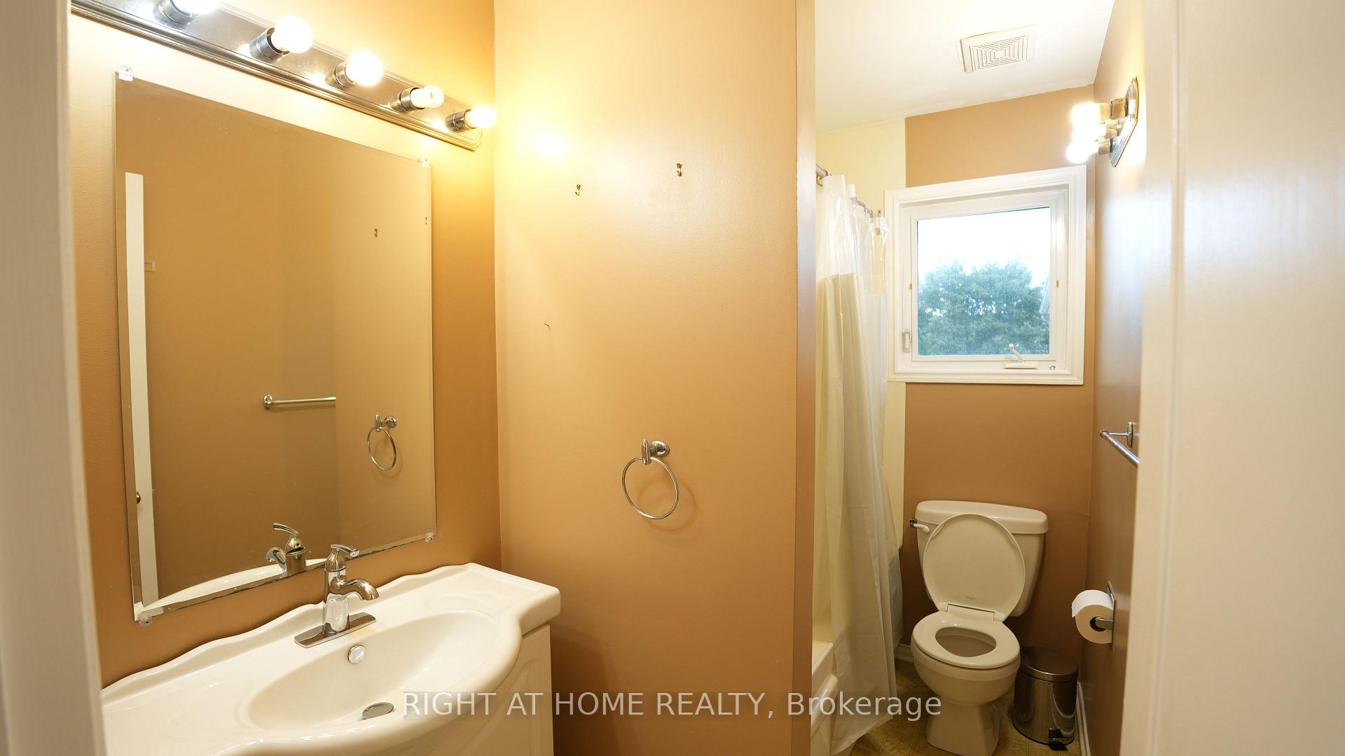 Photo 43 of 672 Farmbrook Crescent, Ottawa, Fallingbrook/Ridgemount — HOMEH
