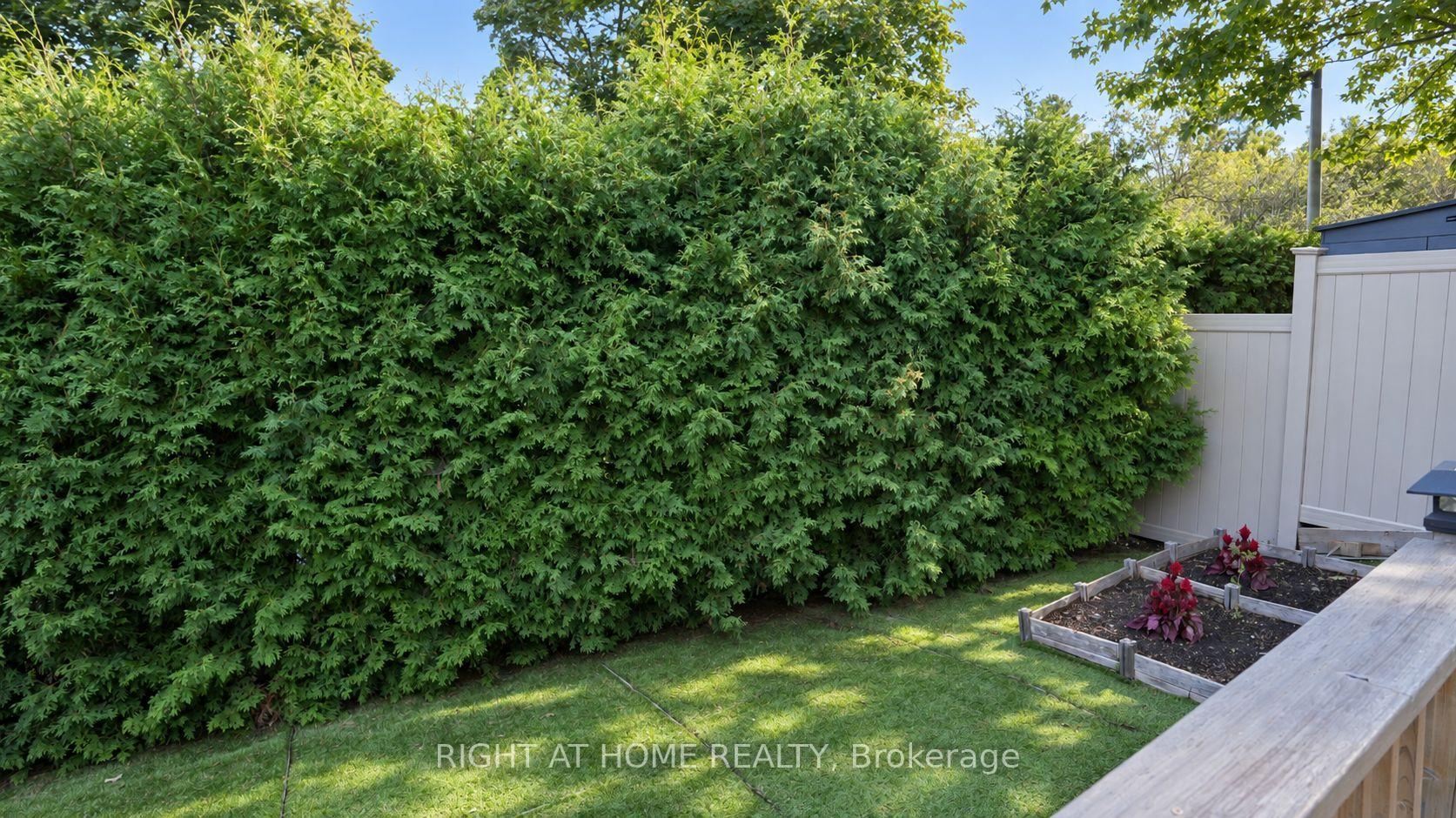 Photo 61 of 672 Farmbrook Crescent, Ottawa, Fallingbrook/Ridgemount — HOMEH